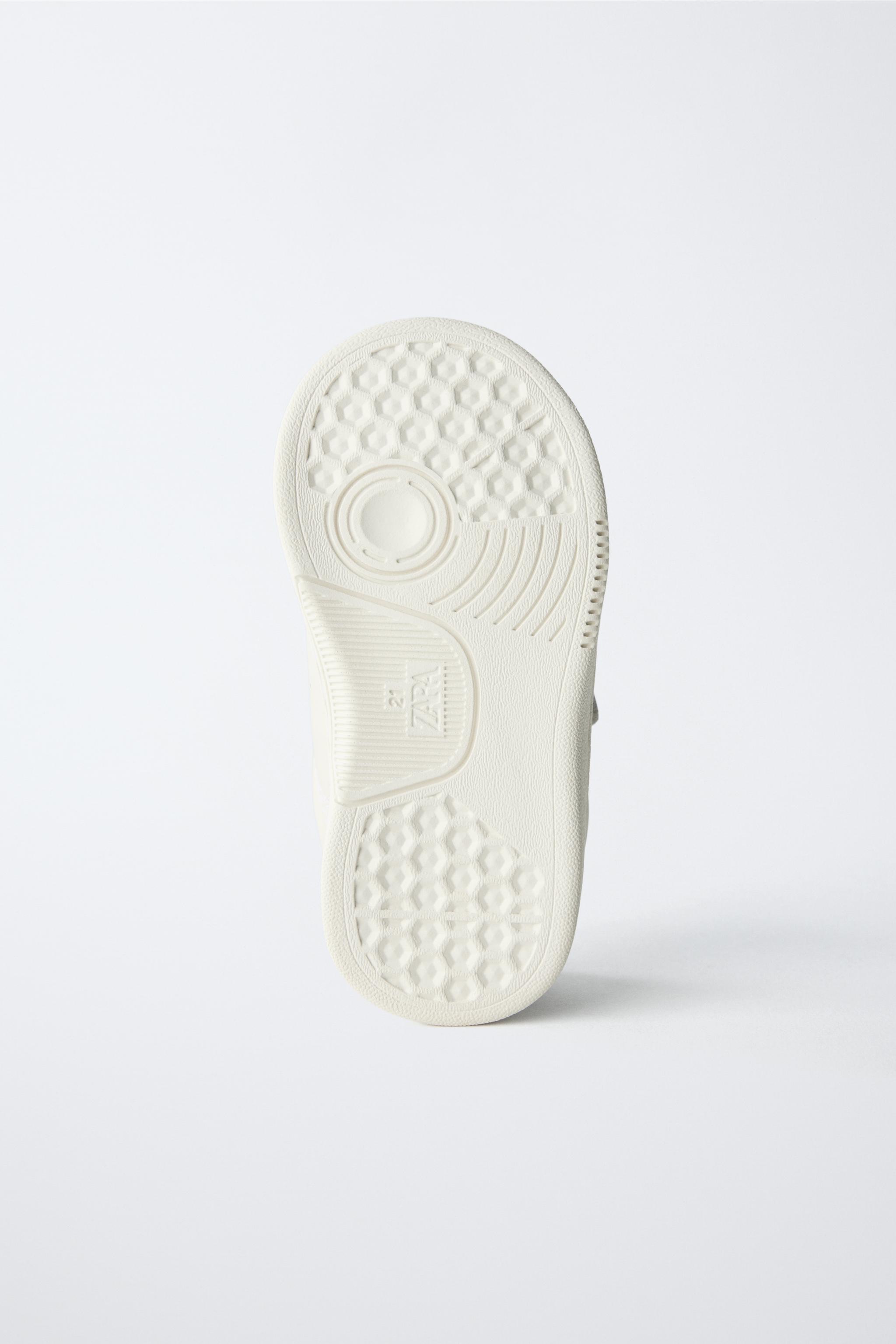 BAREFOOT LEATHER STRAP SNEAKERS