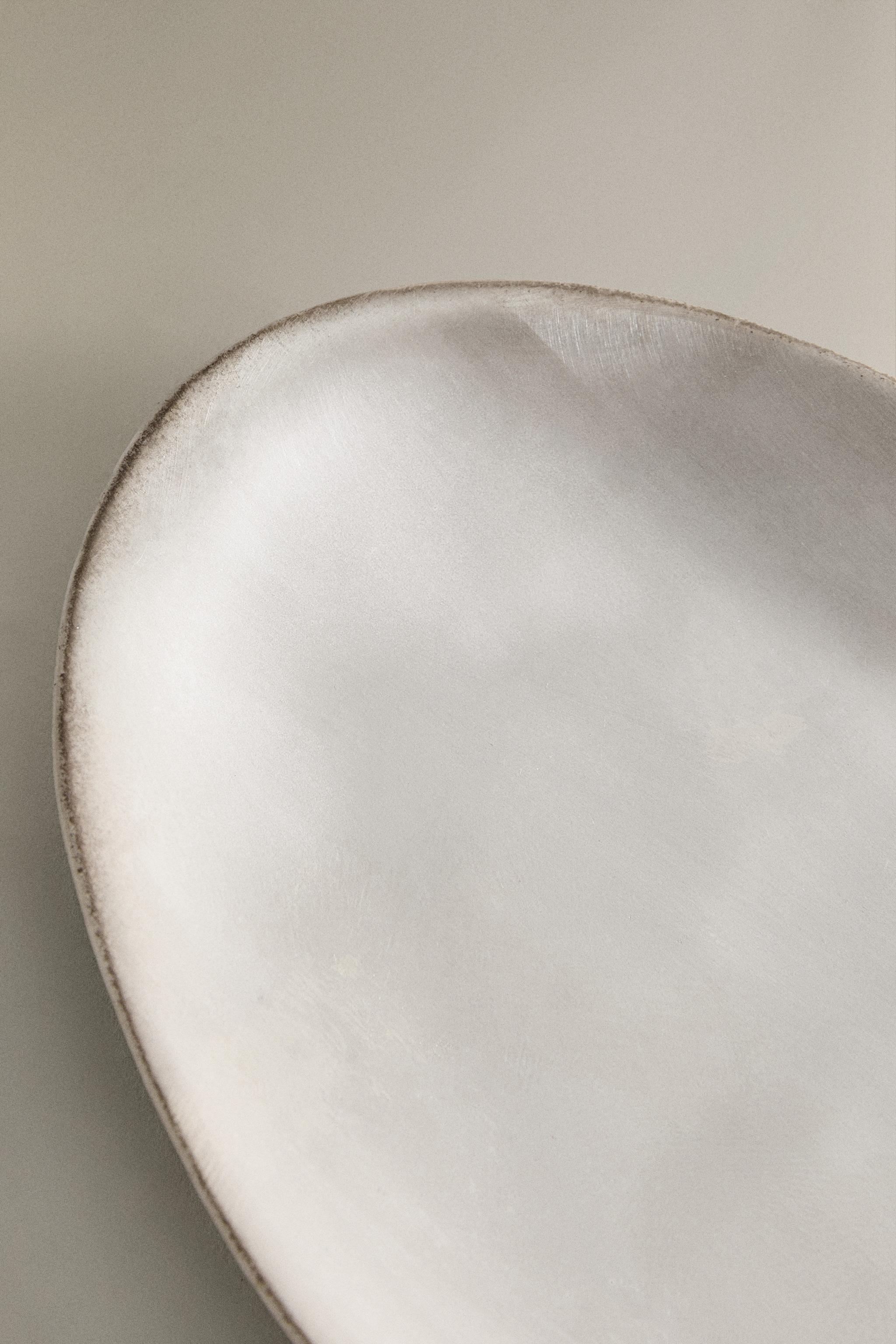 SHINY CERAMIC SOAP DISH
