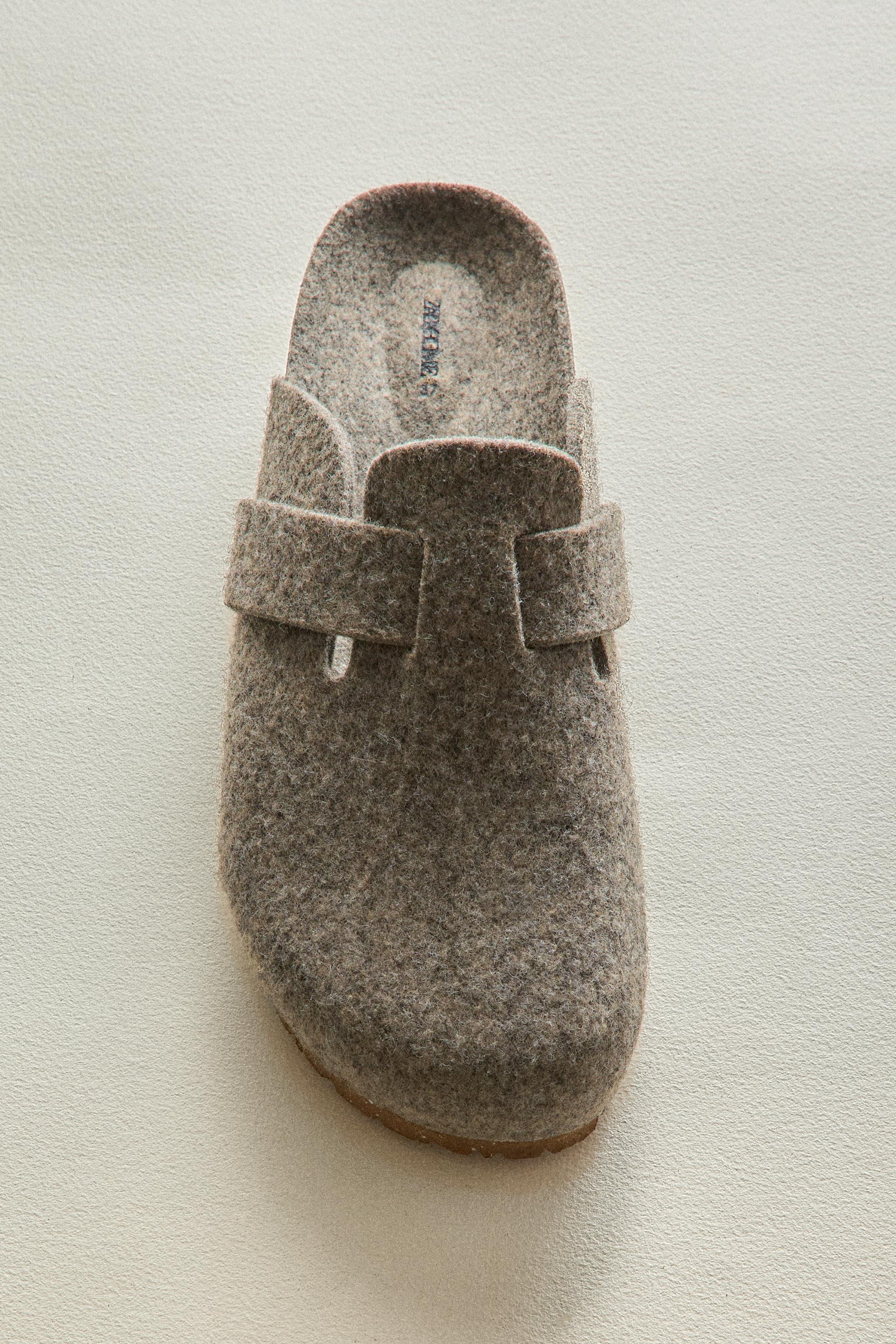 FELT CLOGS WITH STRAP