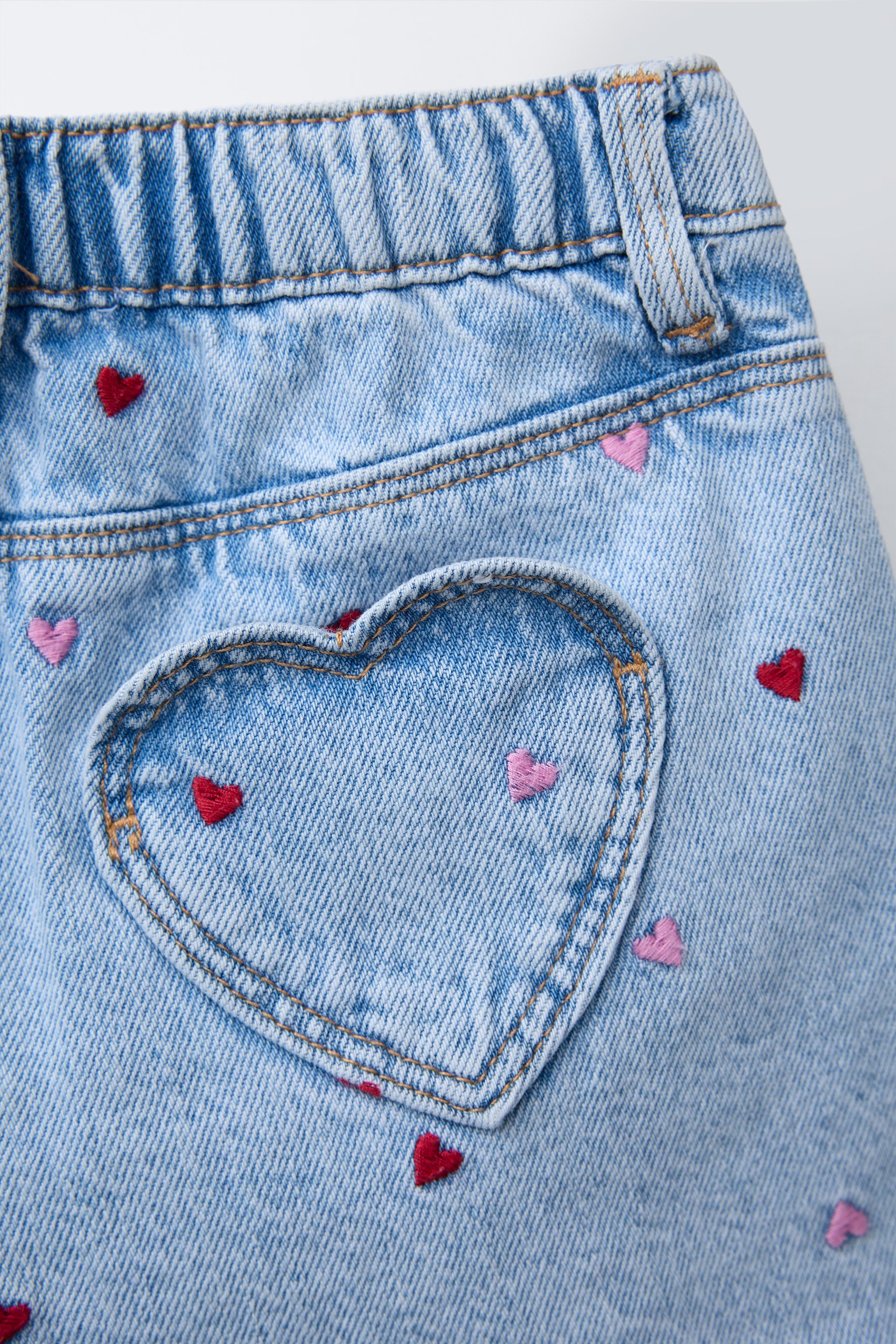HIGH WAIST DENIM SHORTS WITH EMBROIDERED HEARTS