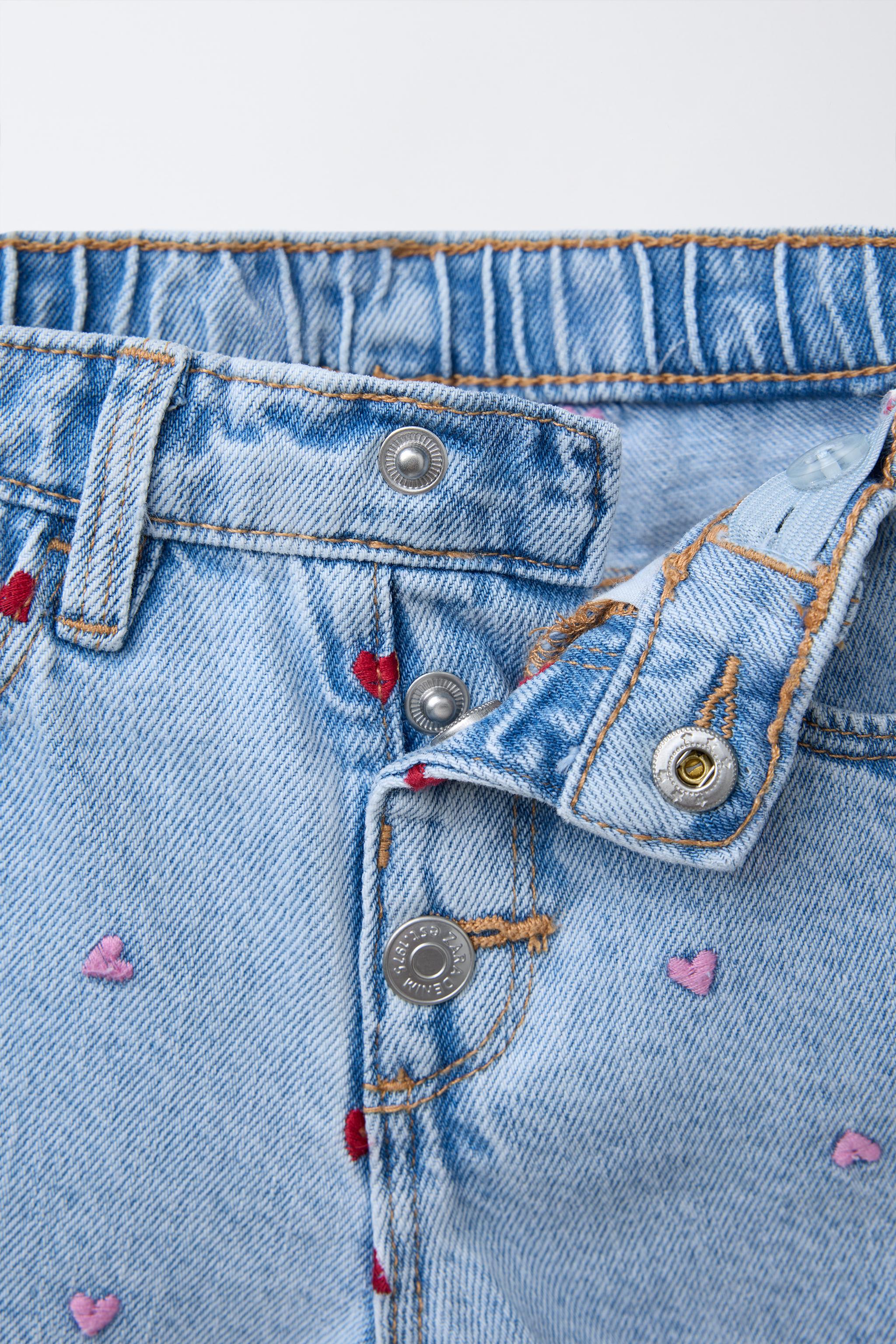 HIGH WAIST DENIM SHORTS WITH EMBROIDERED HEARTS