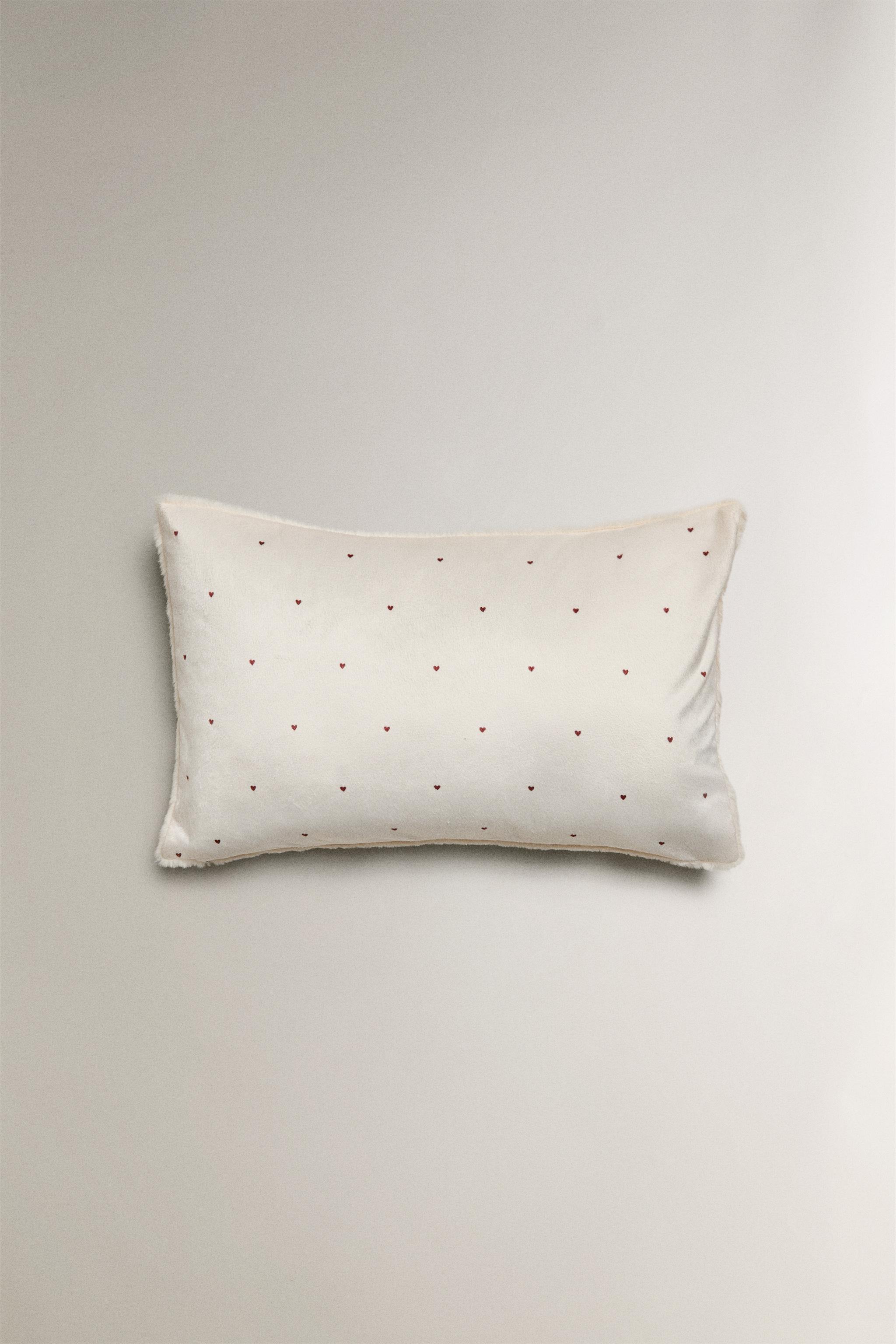 CHILDREN'S THROW PILLOW COVER WITH A SKATING DOG DESIGN