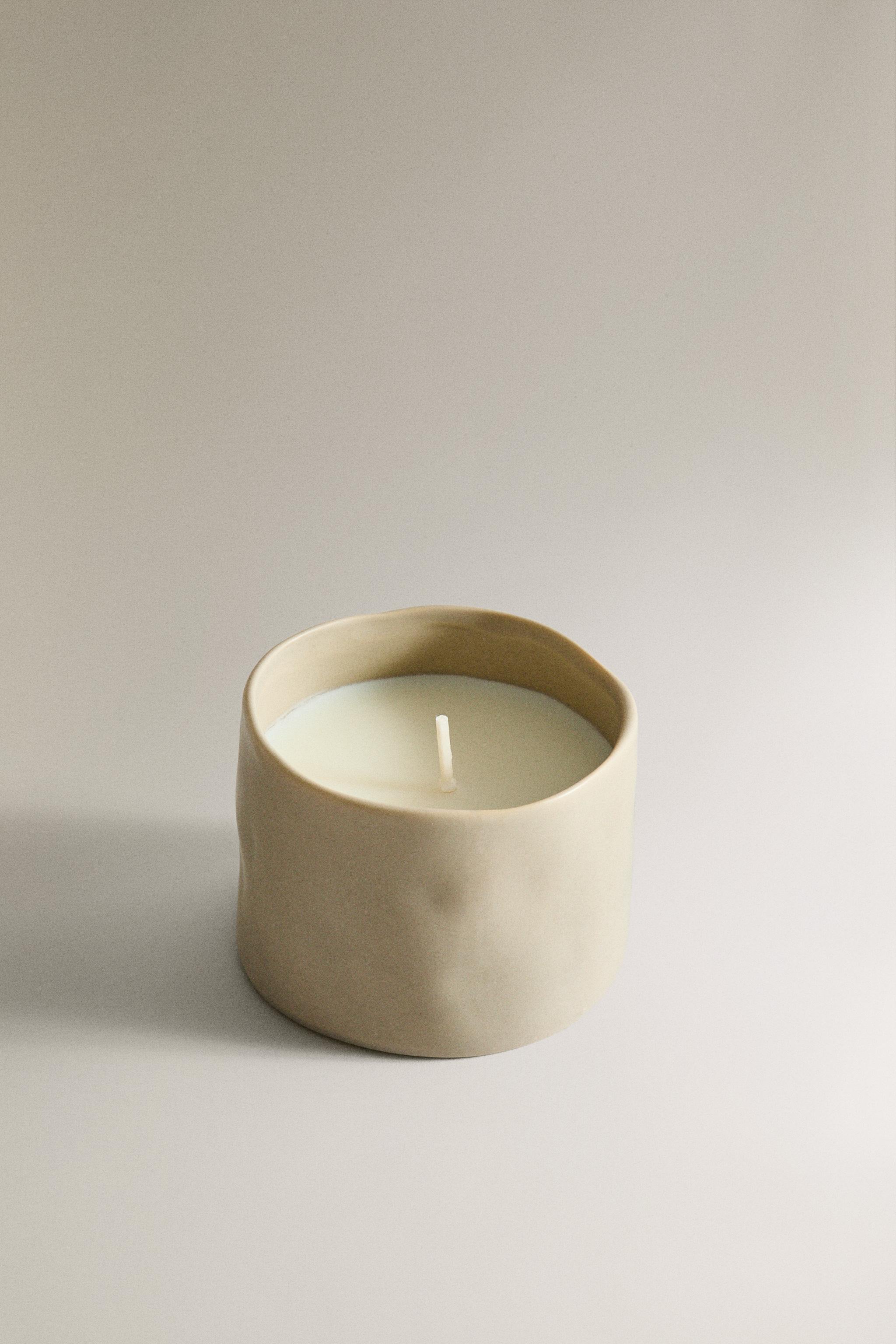 (150 G) FLOR DE NOVIEMBRE SCENTED CANDLE