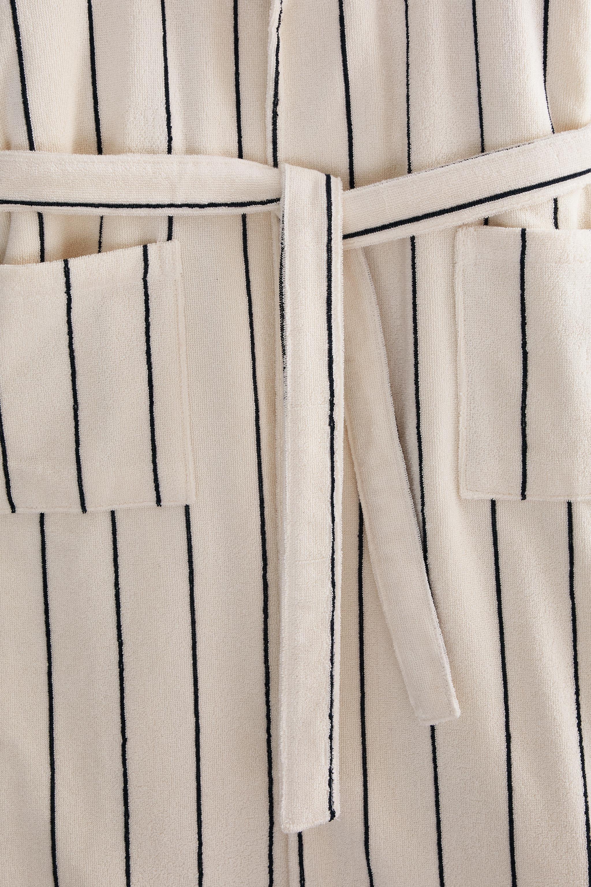 TERRYCLOTH BATHROBE FINE STRIPE DESIGN