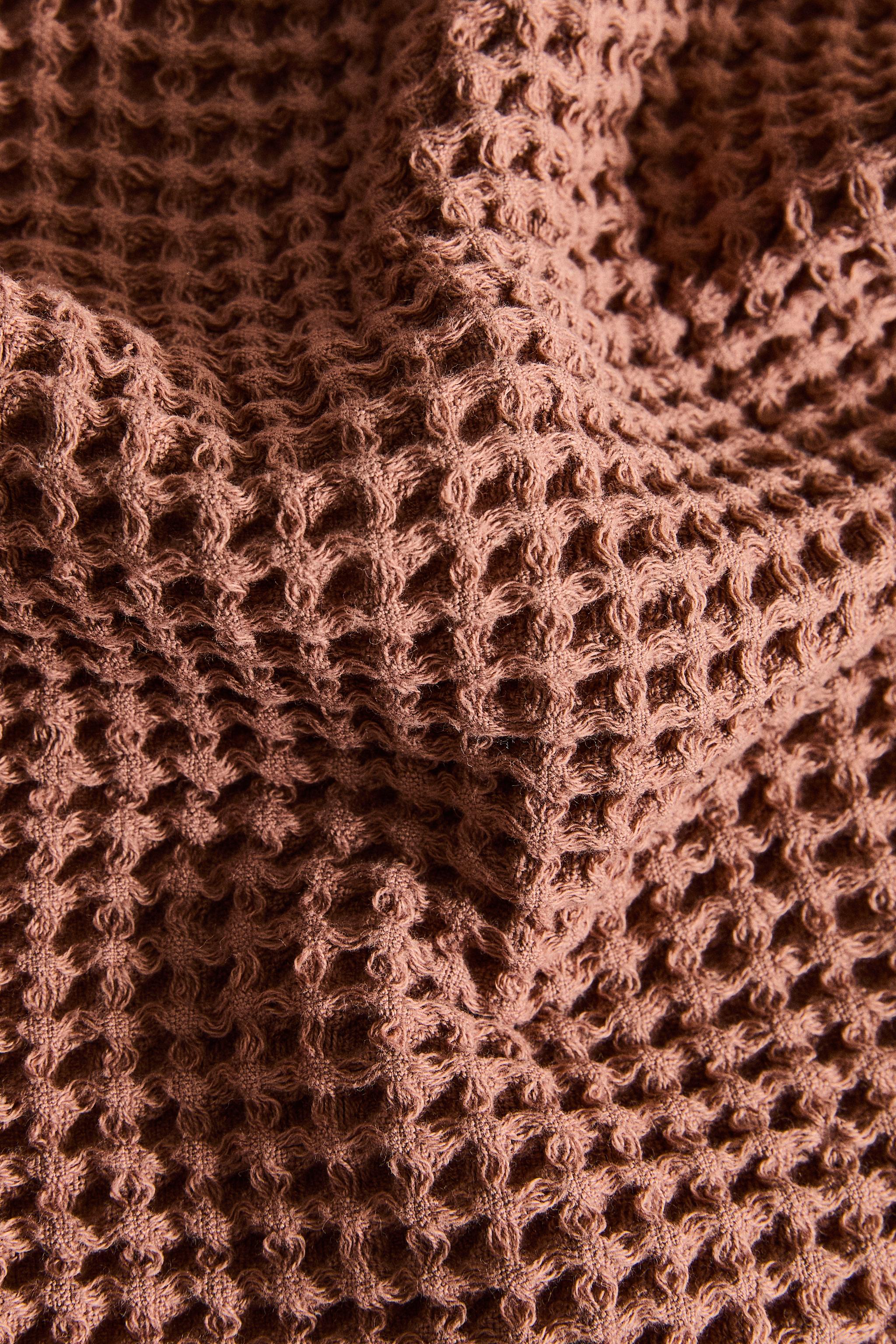 WAFFLE-KNIT COTTON BATH TOWEL