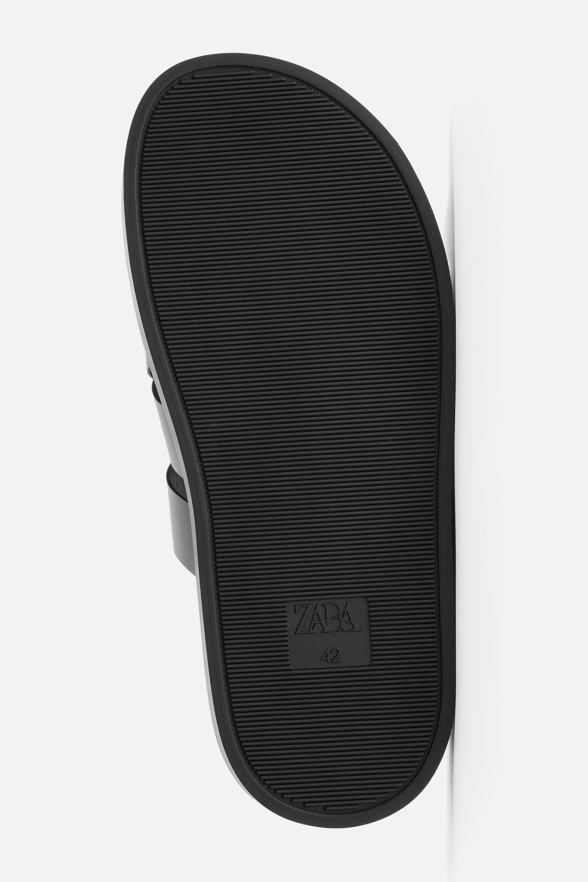 LEATHER STRAP SANDALS