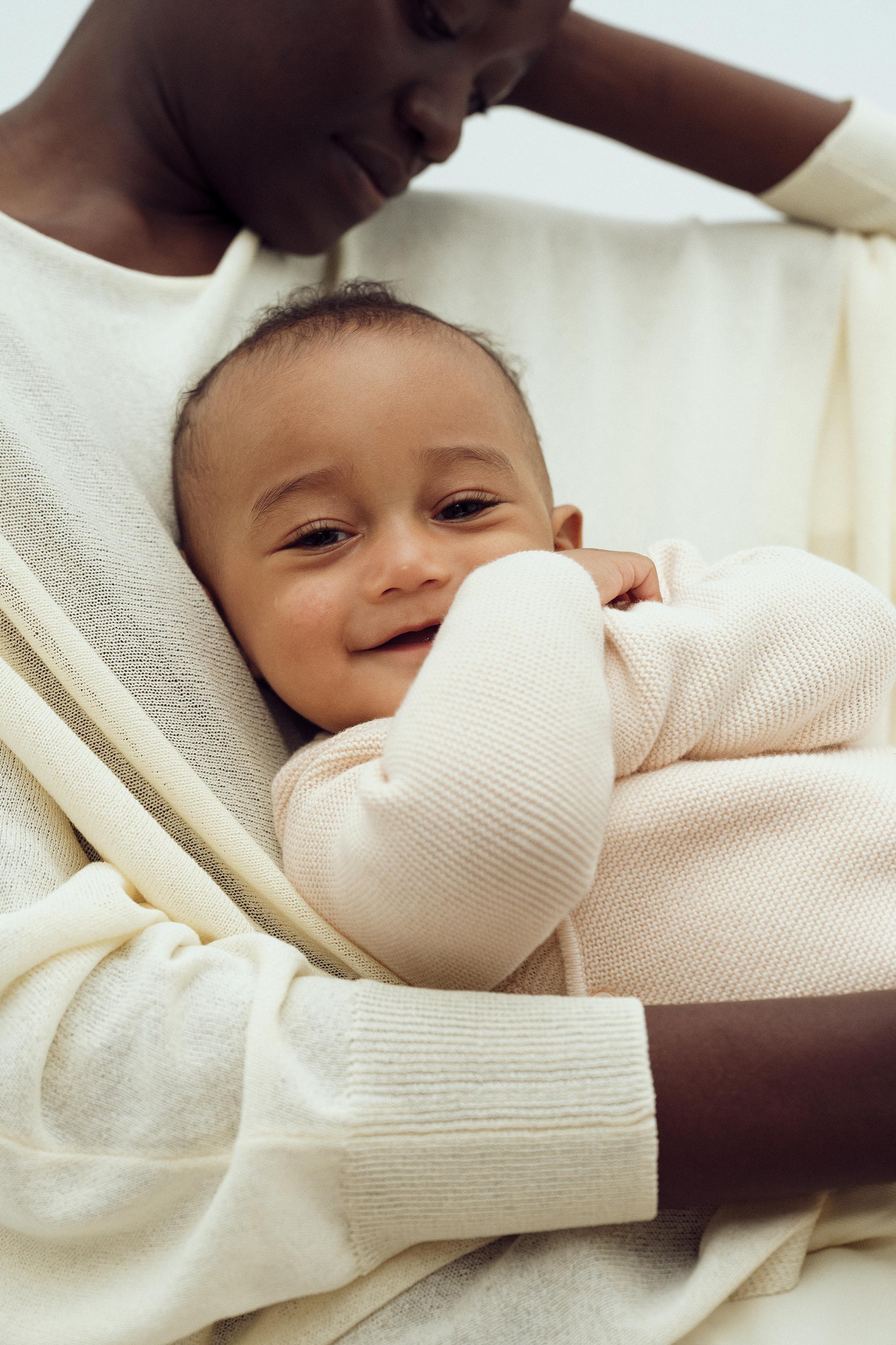 EMBROIDERED DUCKLING KNIT KIMONO