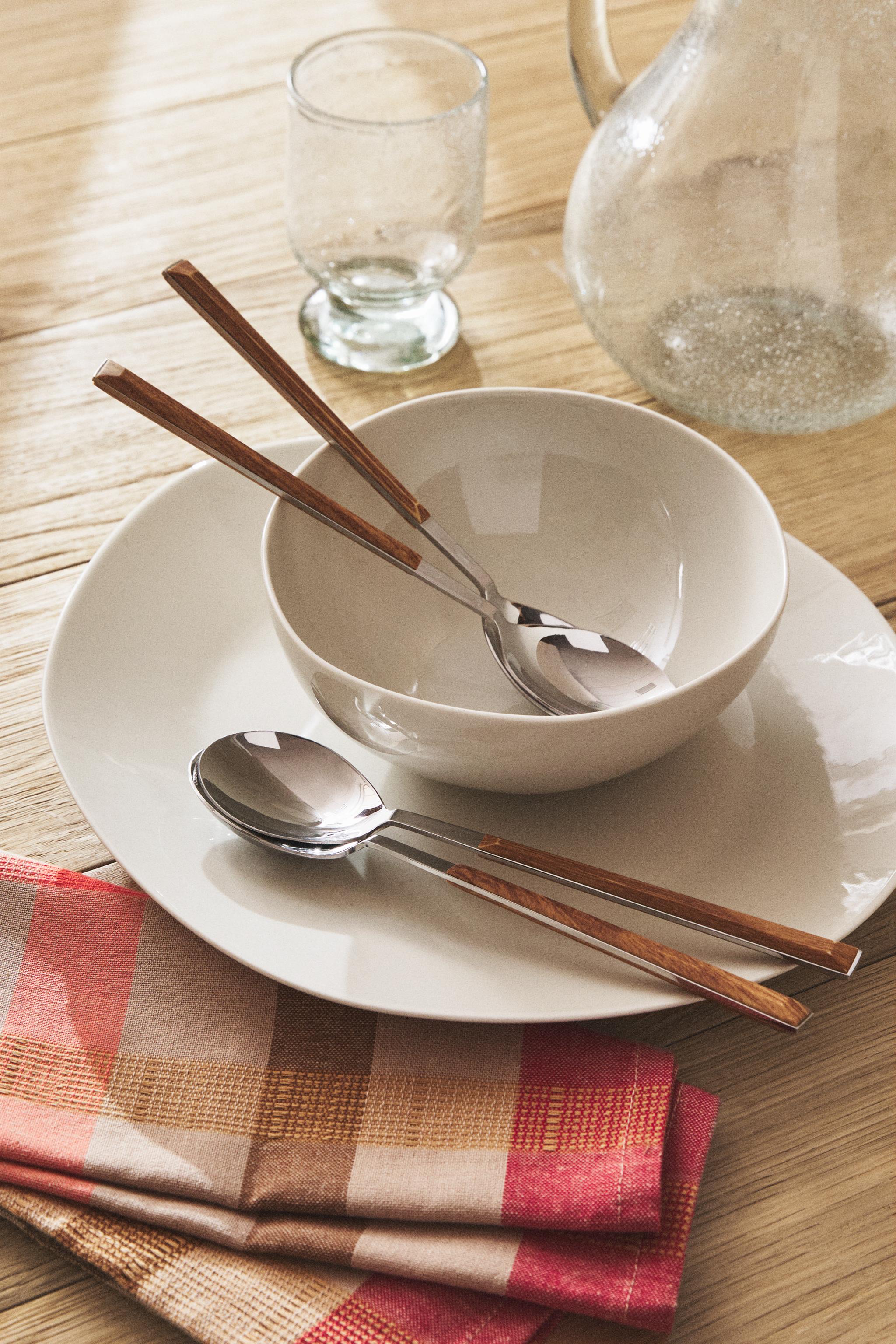 SET OF SPOONS WITH WOOD-DESIGN HANDLES (SET OF 4)