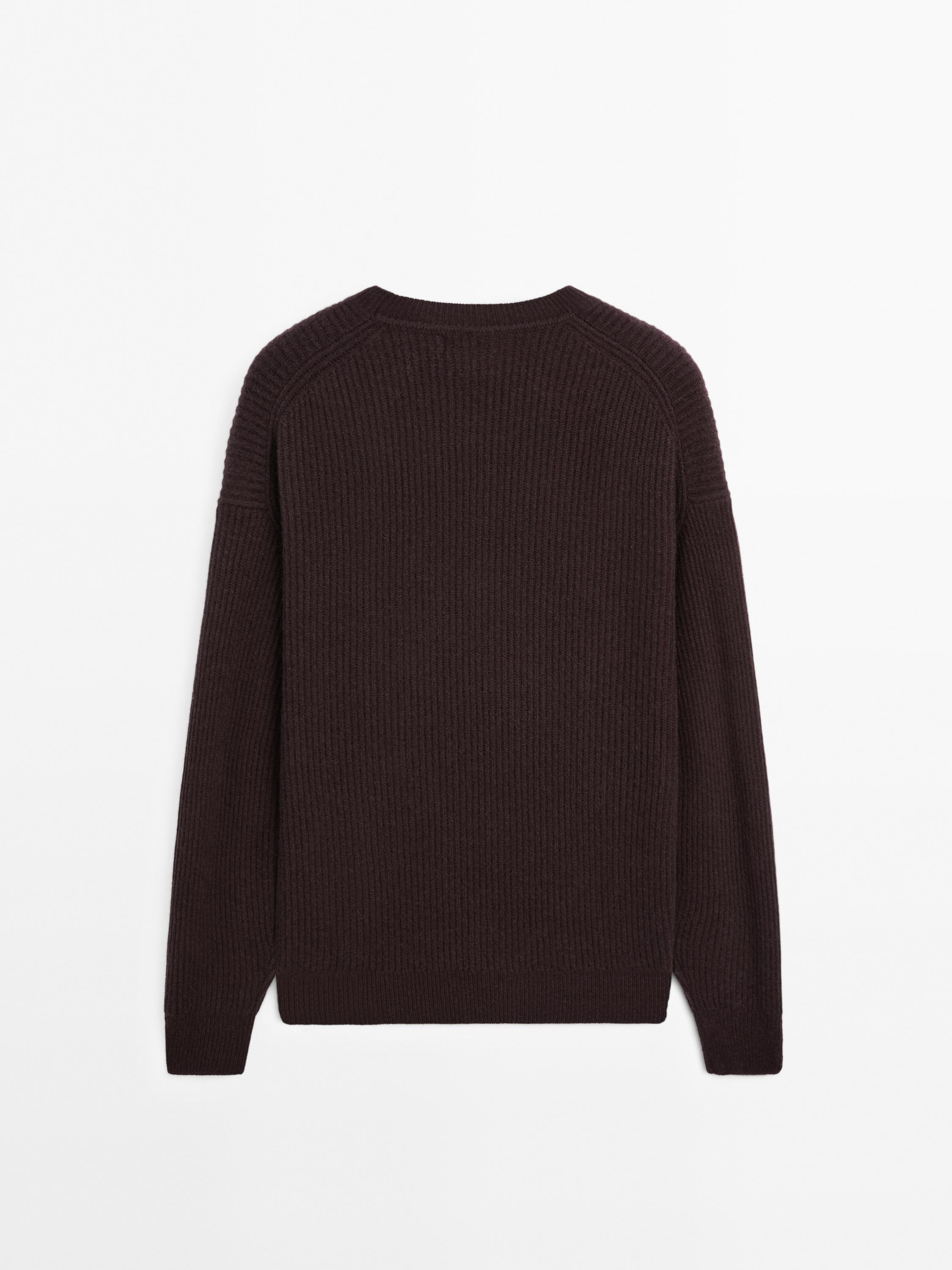 Ribbed knit wool and cashmere sweater