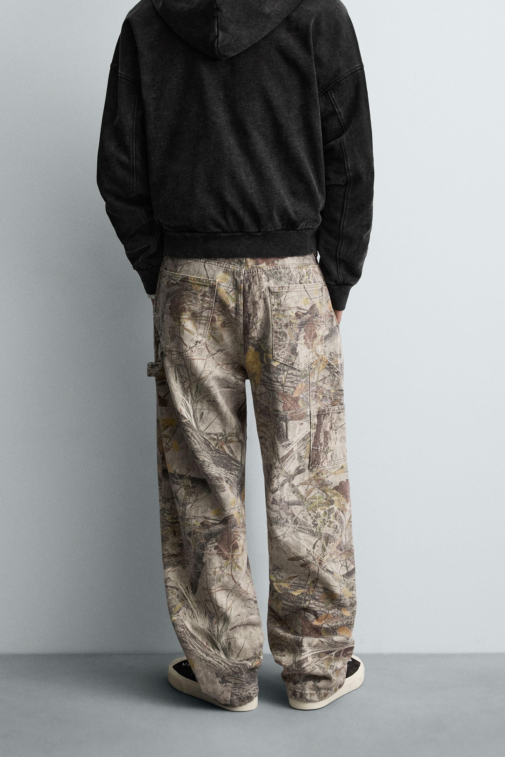 ABSTRACT PRINT CARPENTER PANTS