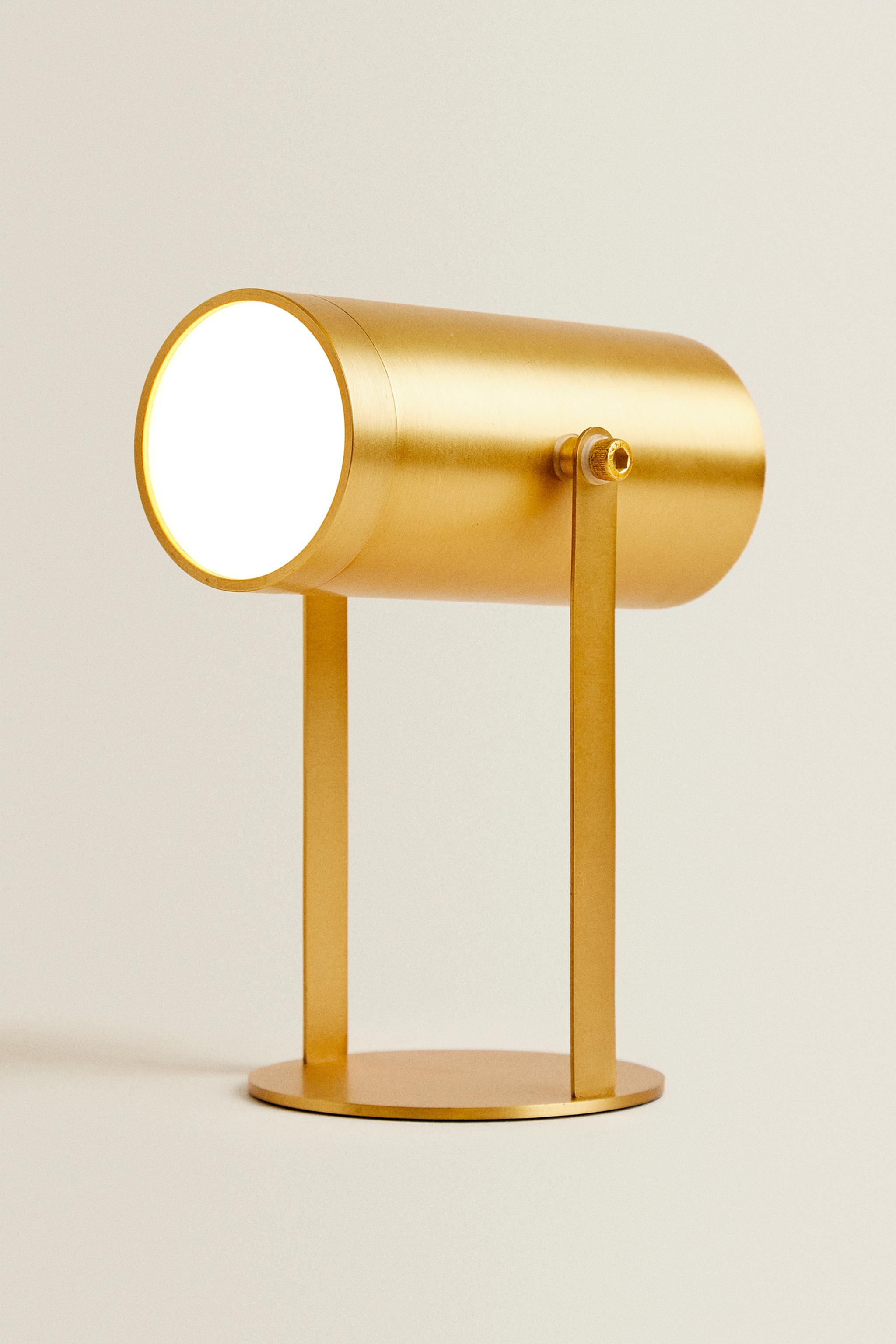 LAMP | USB RECHARGEABLE TABLE SPOTLIGHT