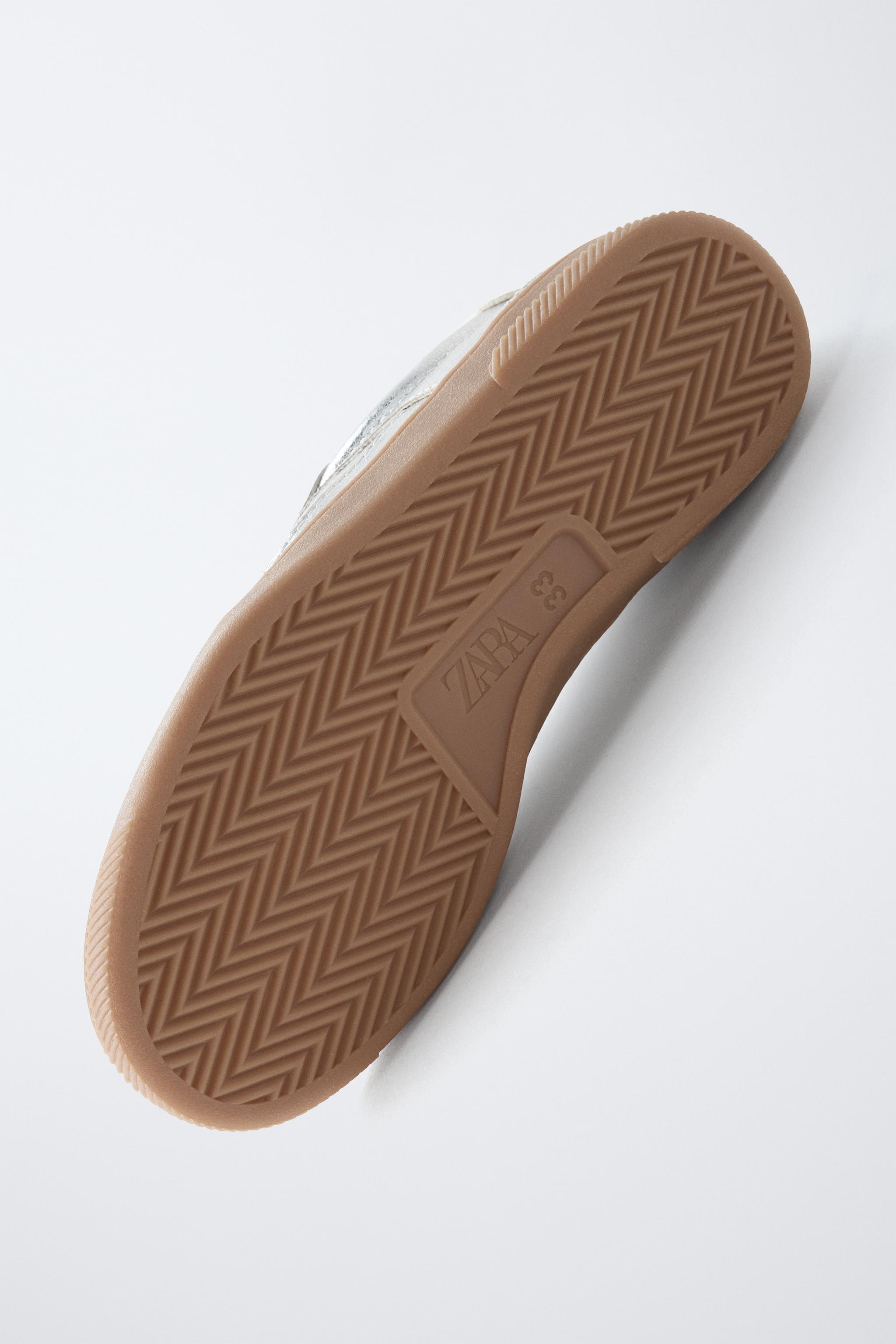 METALLIC CHARM SNEAKERS