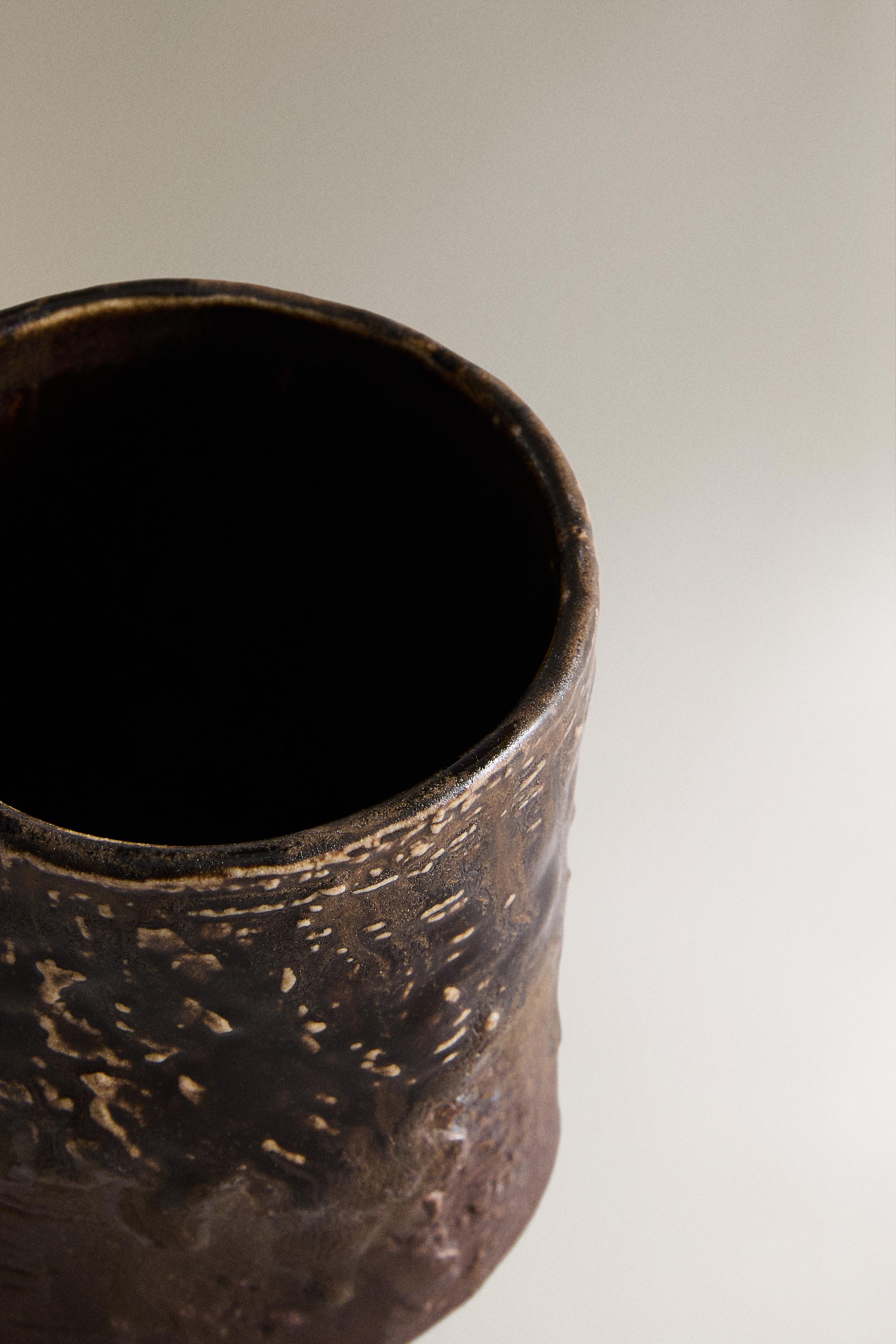 TEXTURED CERAMIC TOOTHBRUSH HOLDER