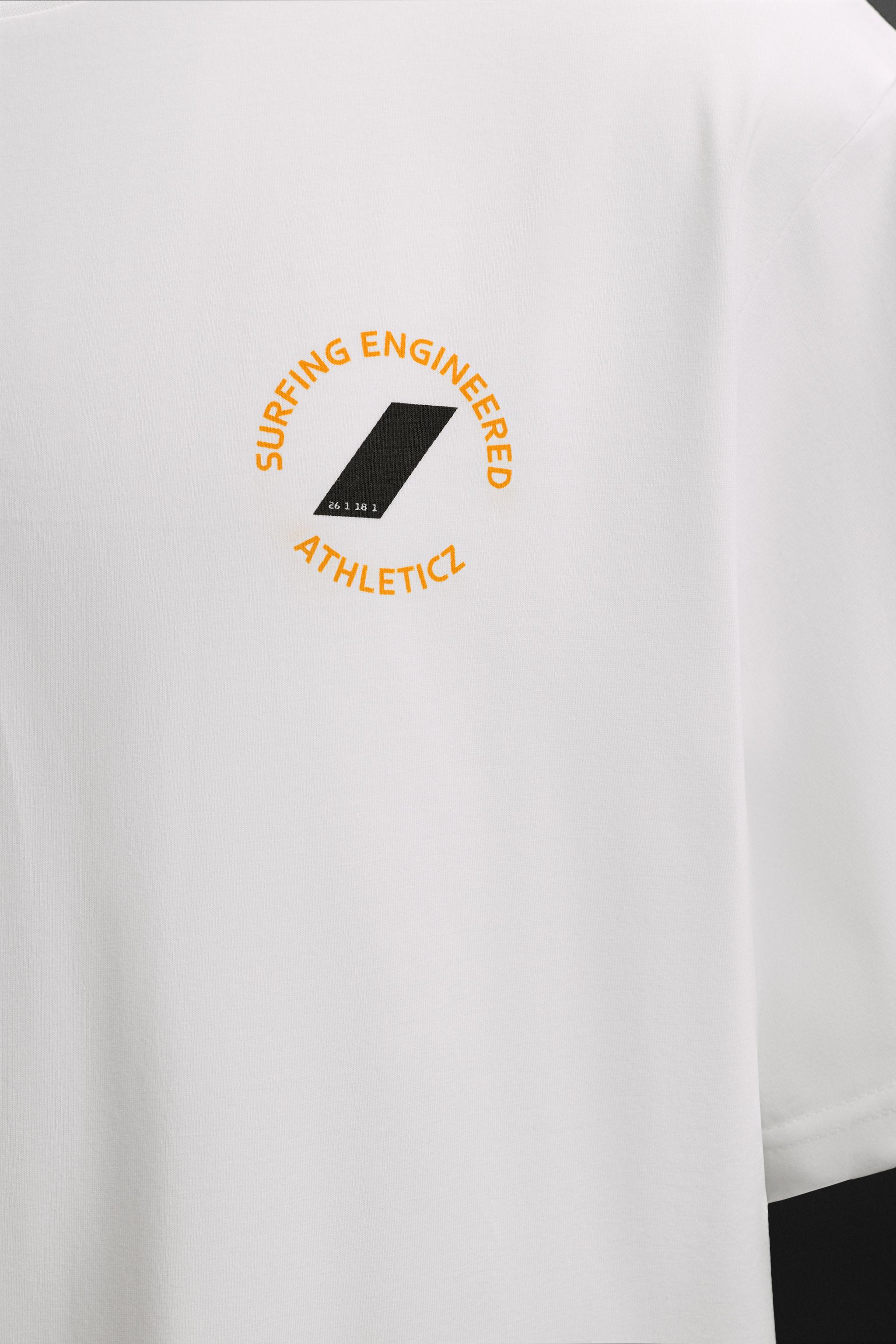 SURFBOARD PRINT T-SHIRT