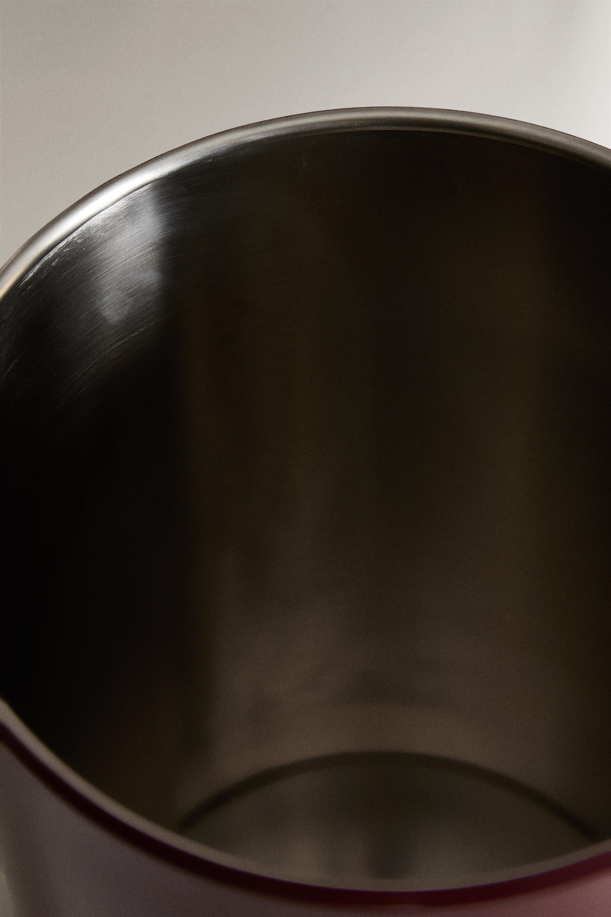 CYLINDRICAL METAL WASTEPAPER BASKET