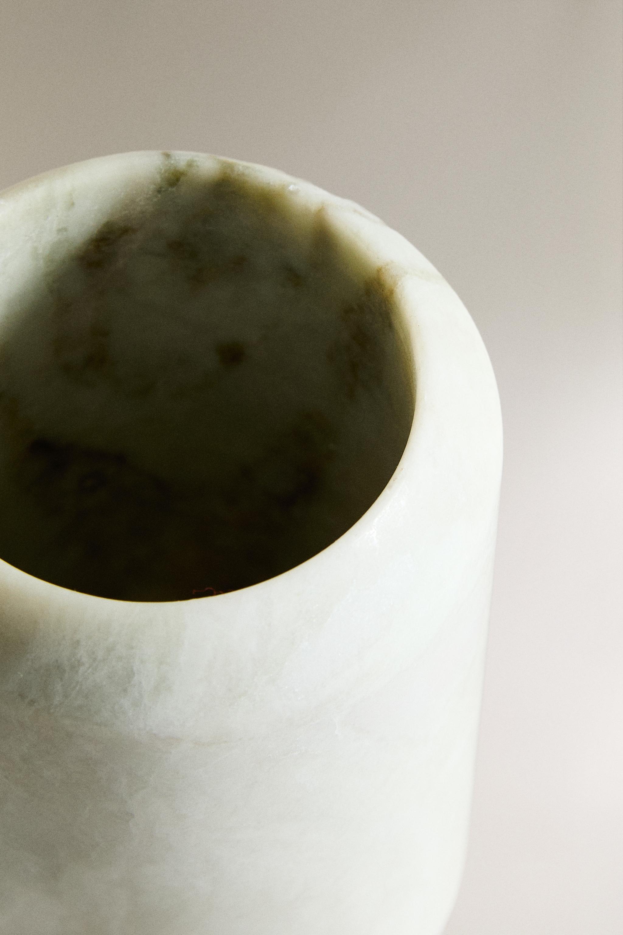 MARBLE TOOTHBRUSH HOLDER