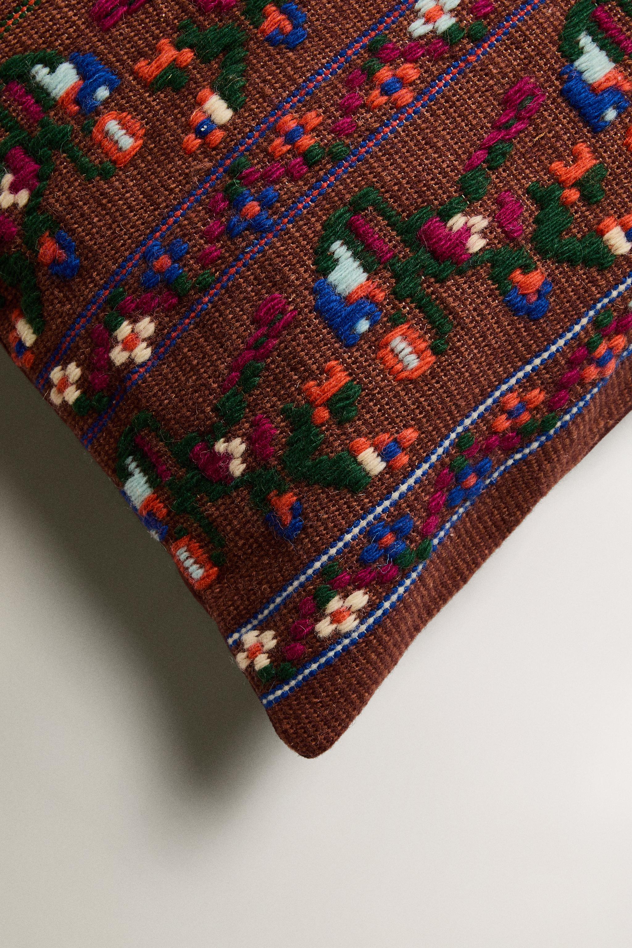 EMBROIDERED THROW PILLOW COVER X COLLAGERIE