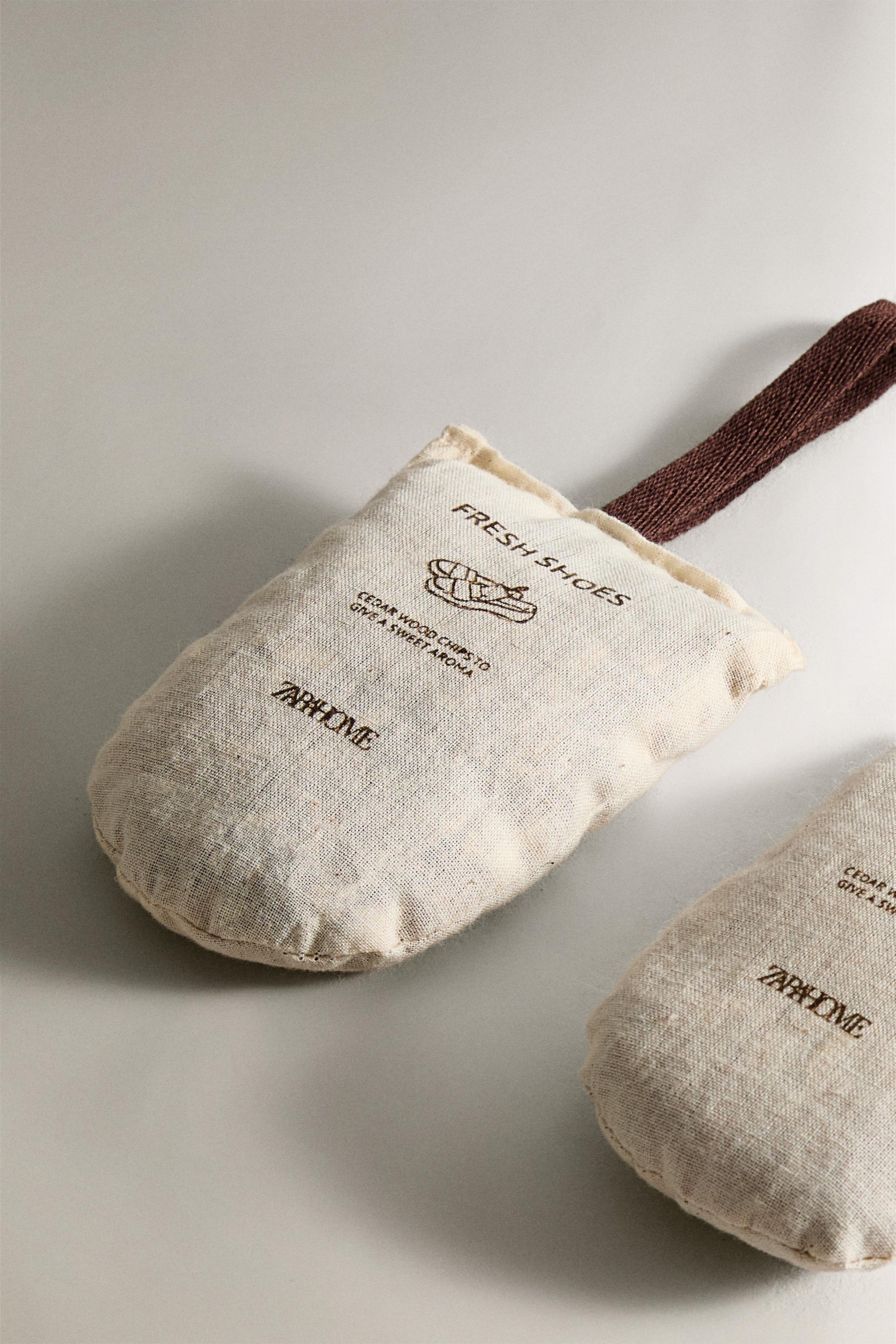 WARDROBE CEDAR CHIP BAGS (PACK OF 2)