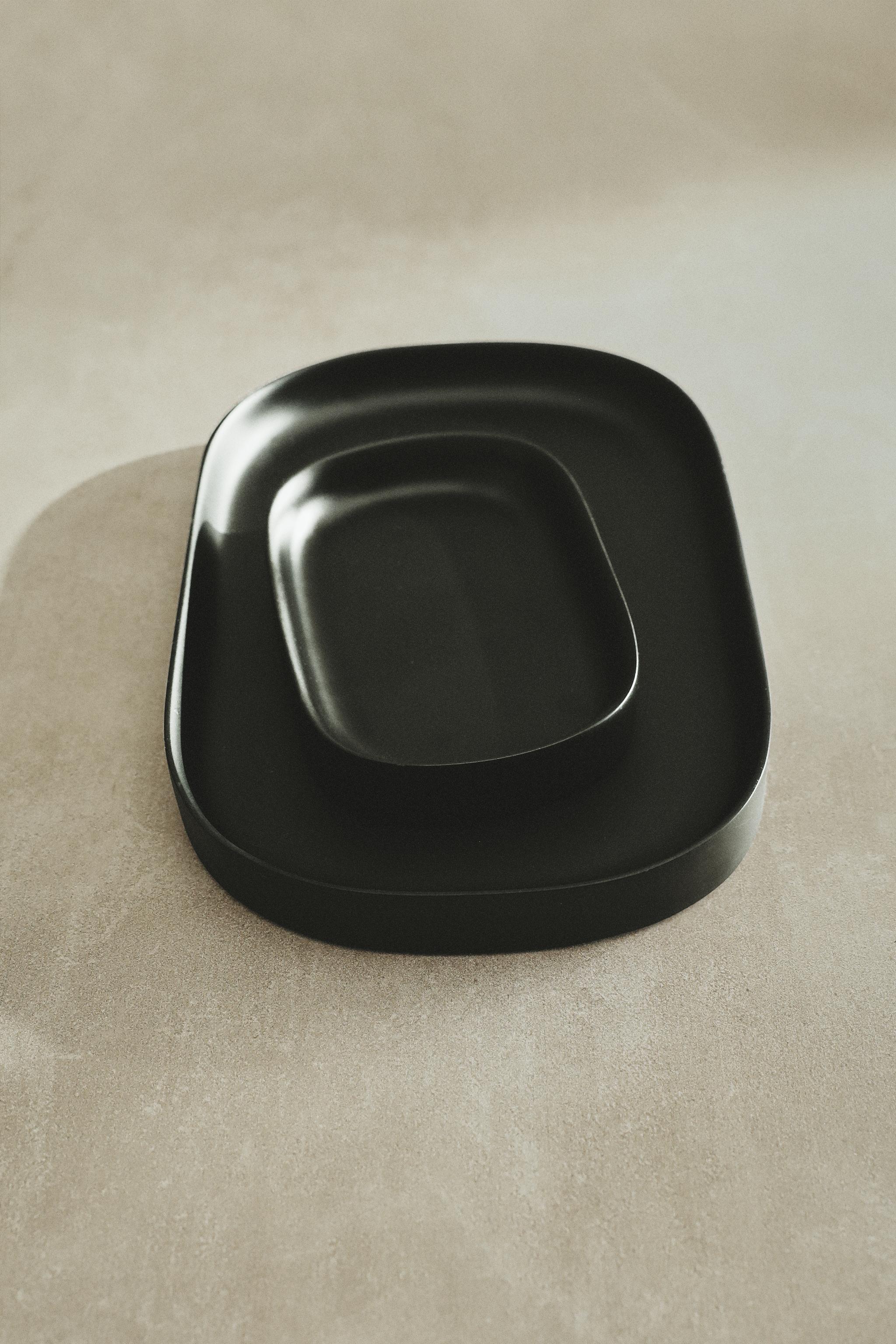 BLACK RESIN BATHROOM TRAY