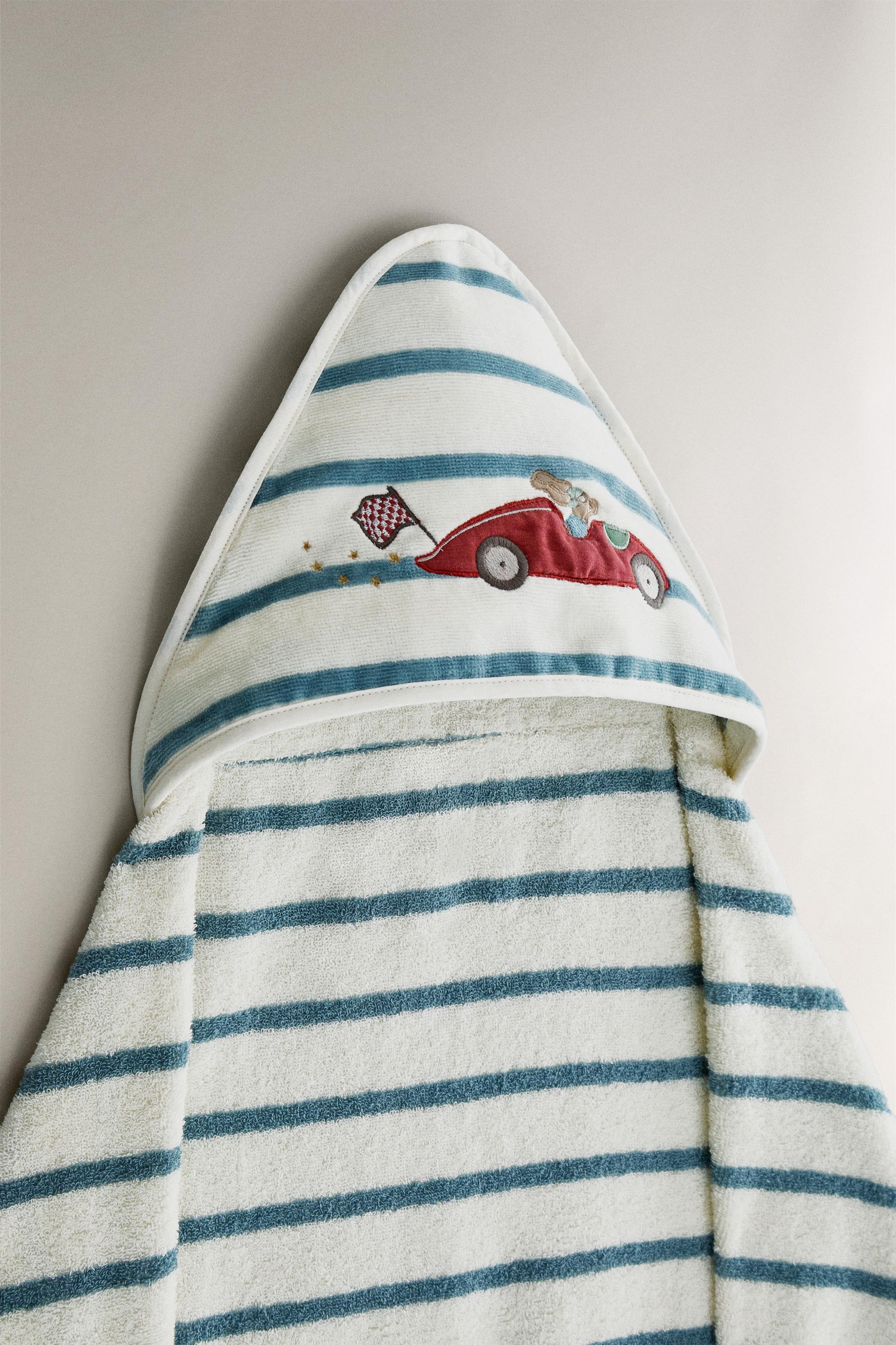 CHILDREN'S RACING DOG HOODED BATH TOWEL