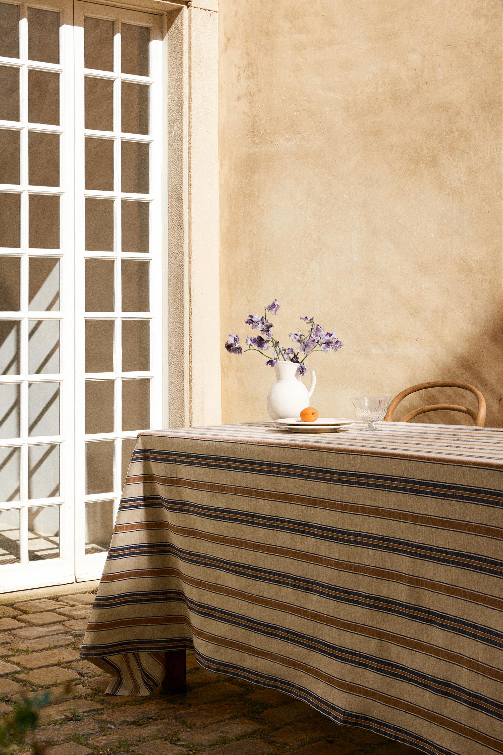 DYED THREAD STRIPED TABLECLOTH