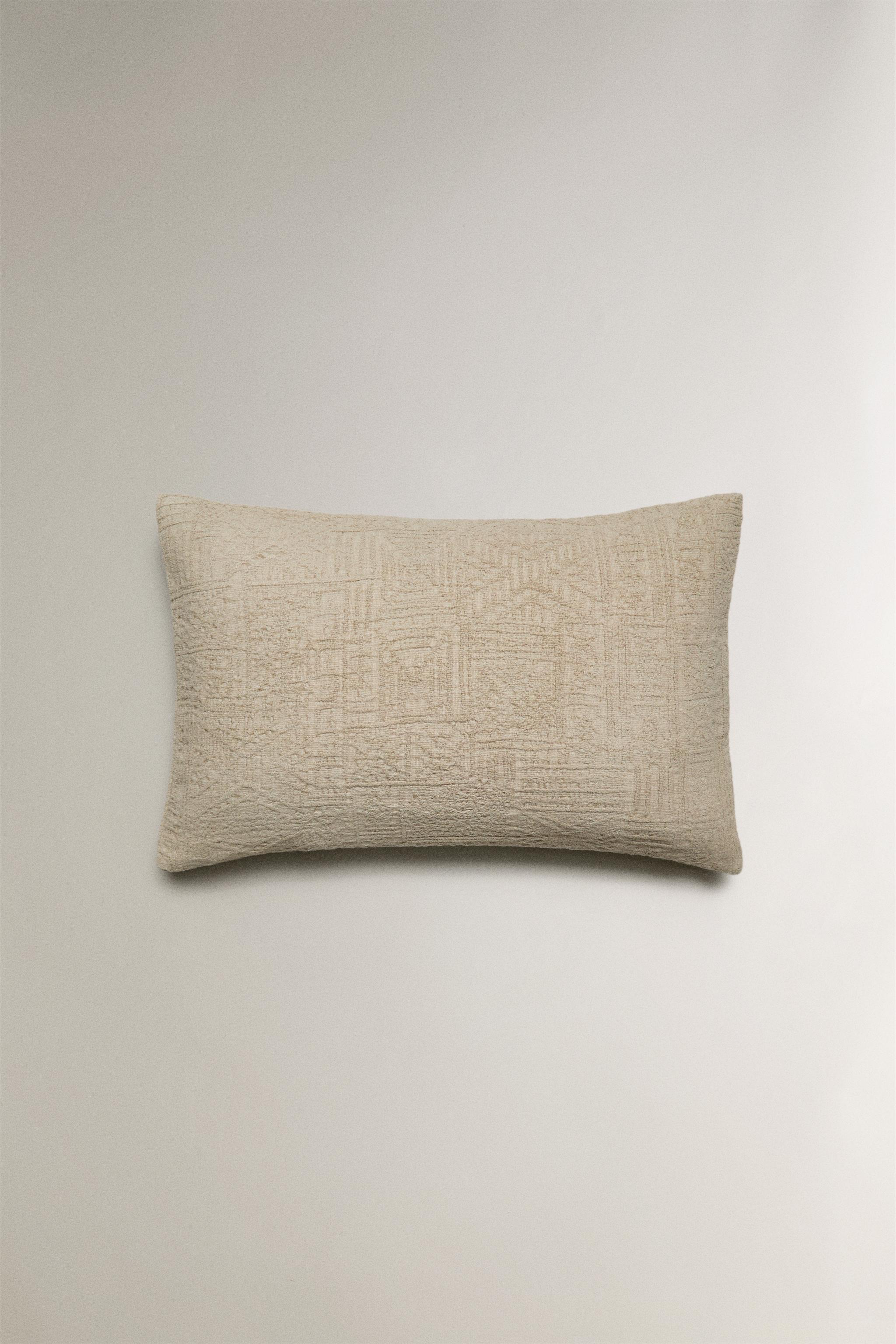 JACQUARD THROW PILLOW COVER