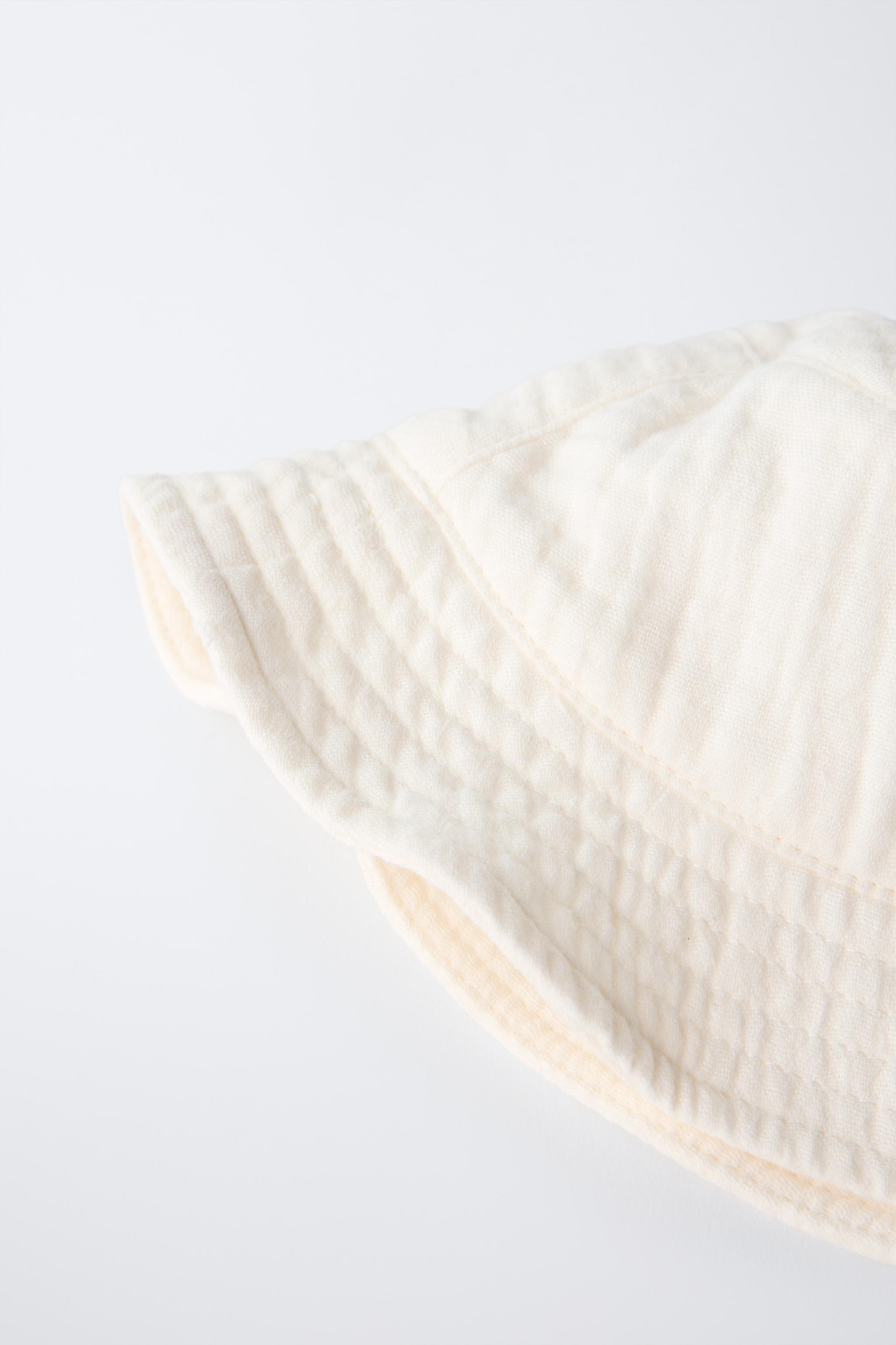 TEXTURED HAT