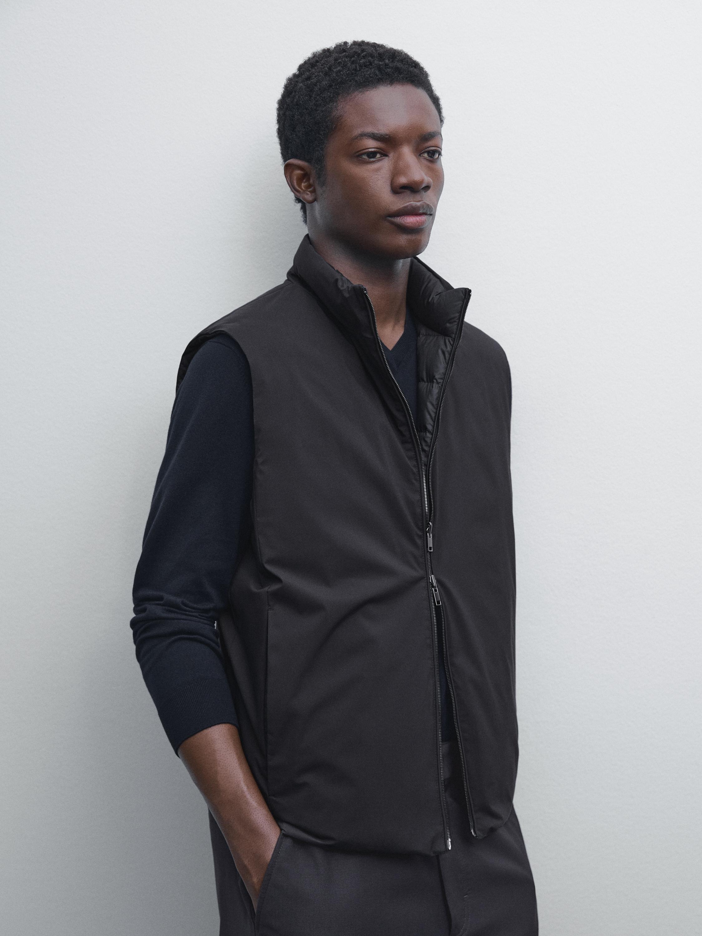 Water-repellent reversible down blend gilet