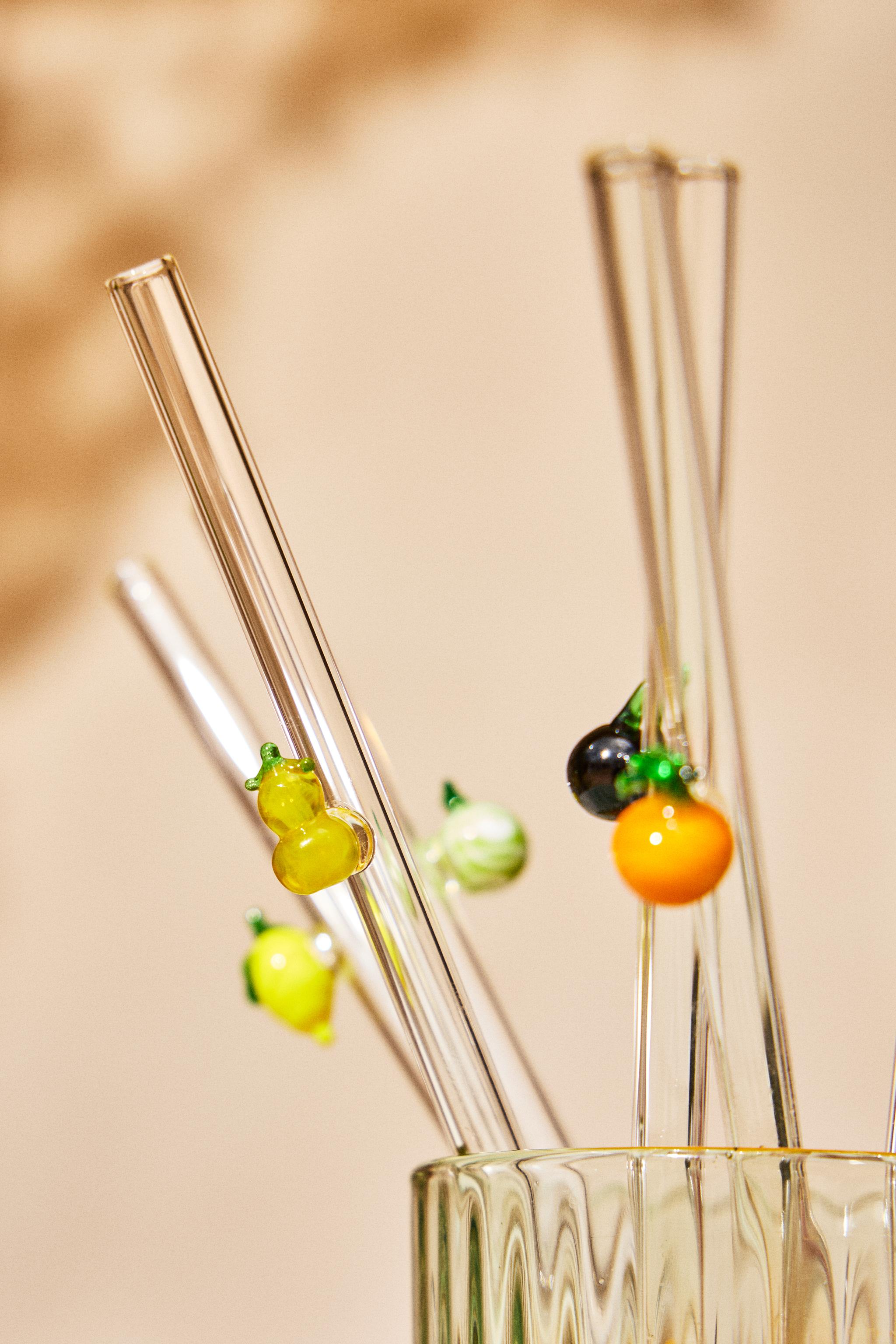 SET OF GLASS STRAWS WITH FRUIT FIGURES (SET OF 6)