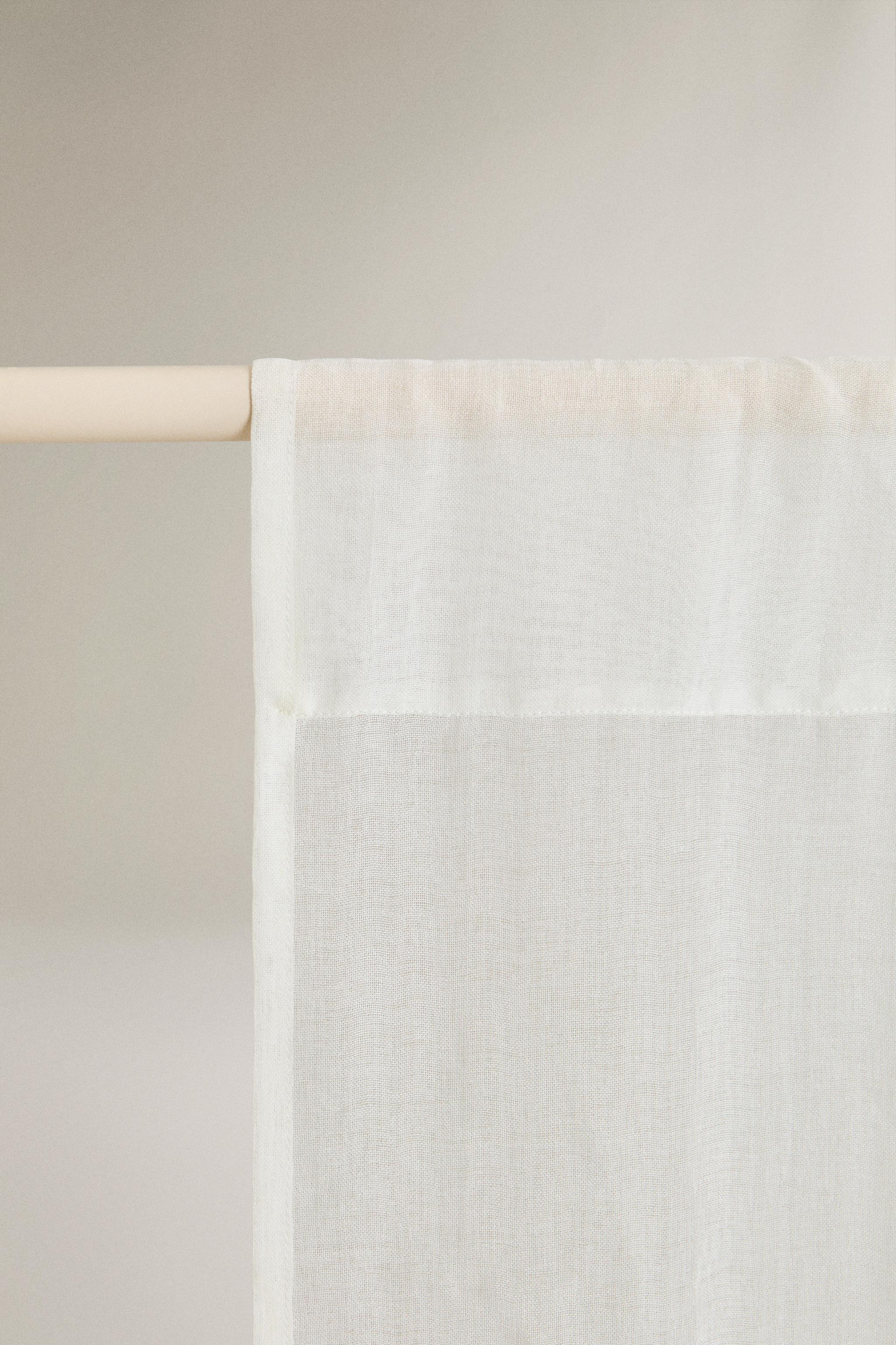 DOUBLE-WIDE LOW OPACITY CURTAIN