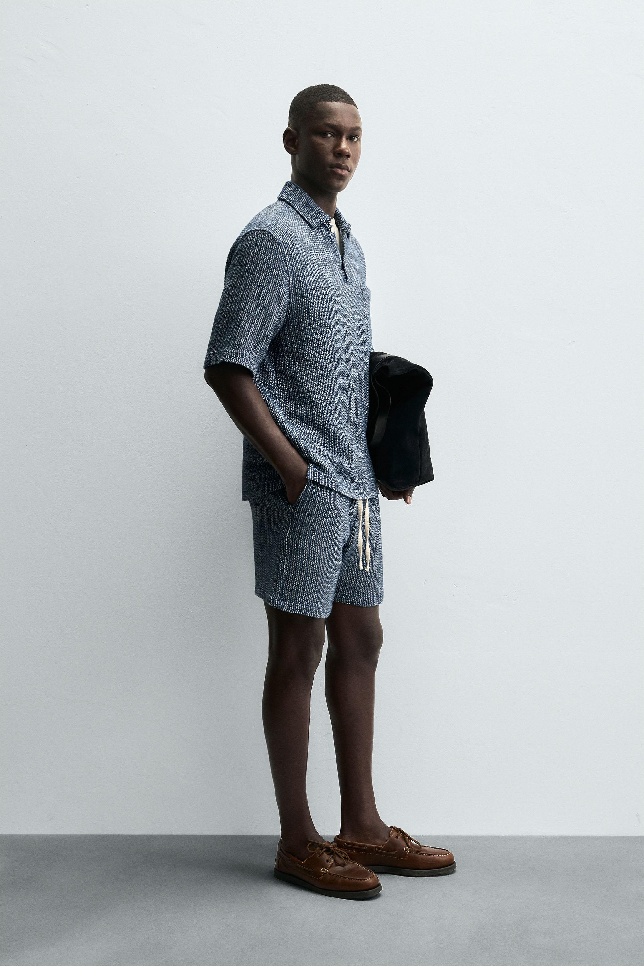 JACQUARD TEXTURED BERMUDA SHORTS