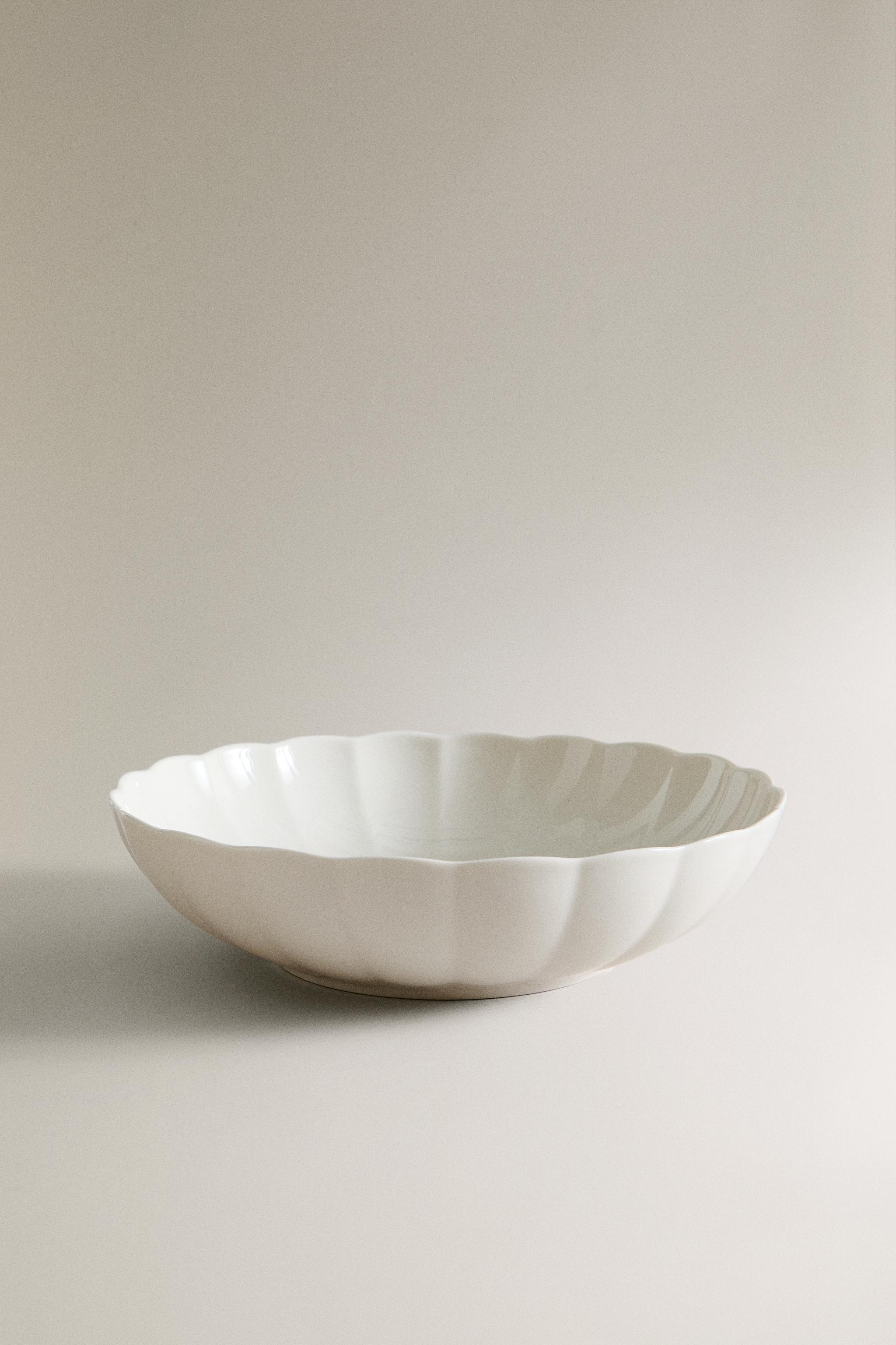 SCALLOPED PORCELAIN SALAD BOWL