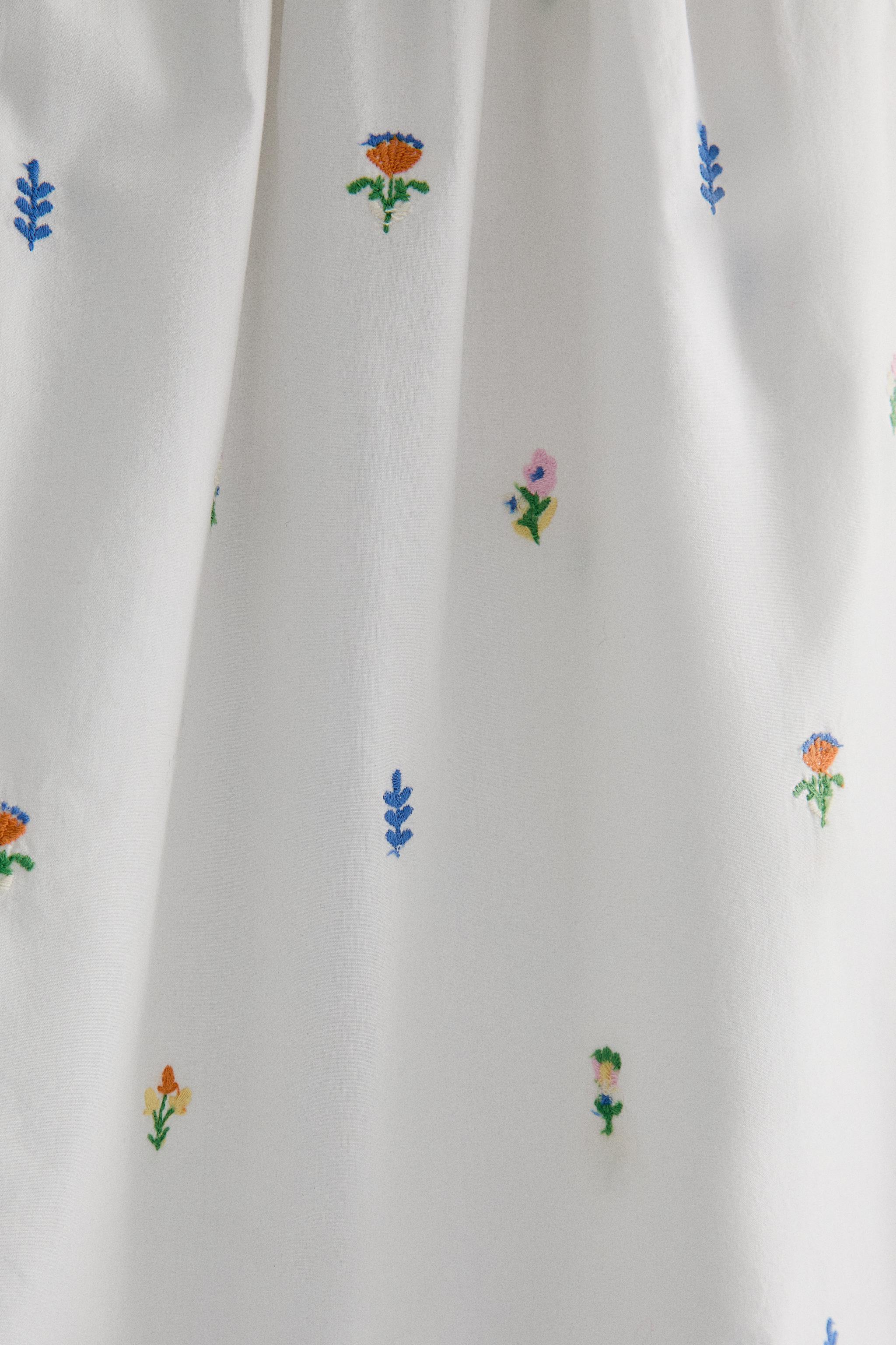 COTTON TOP WITH MINI FLOWERS