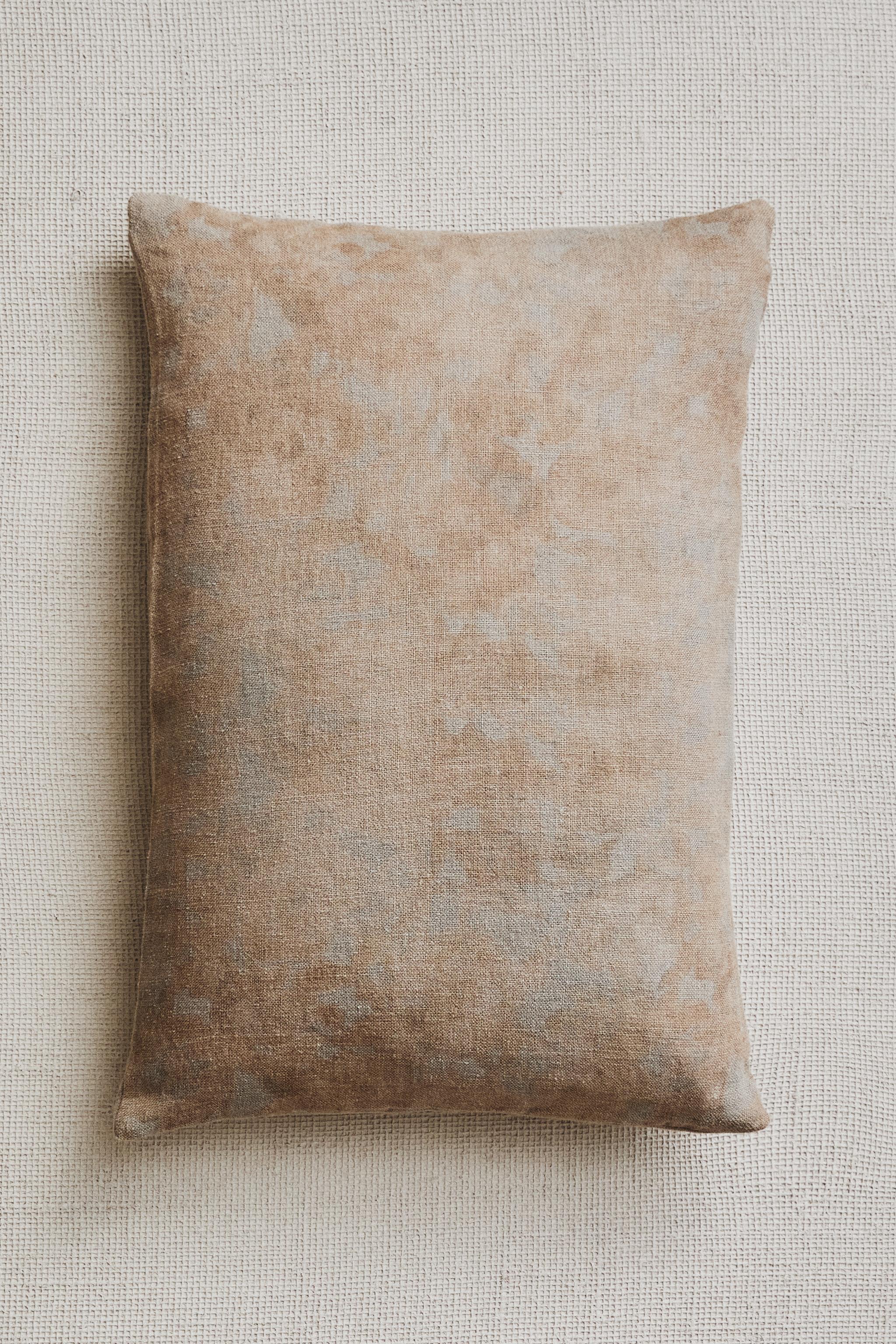 FLORAL PRINT THROW PILLOW COVER