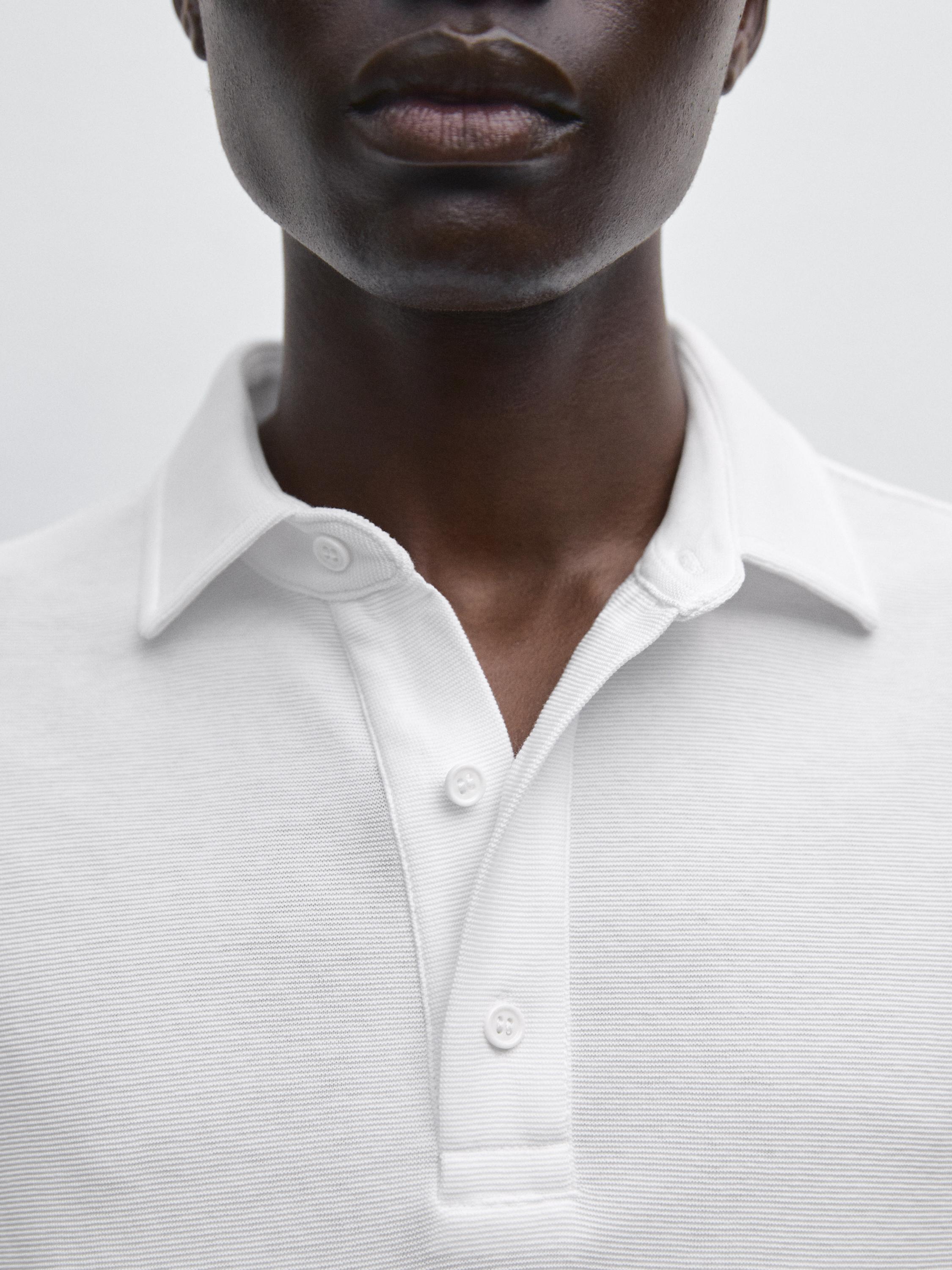 Textured short sleeve polo shirt