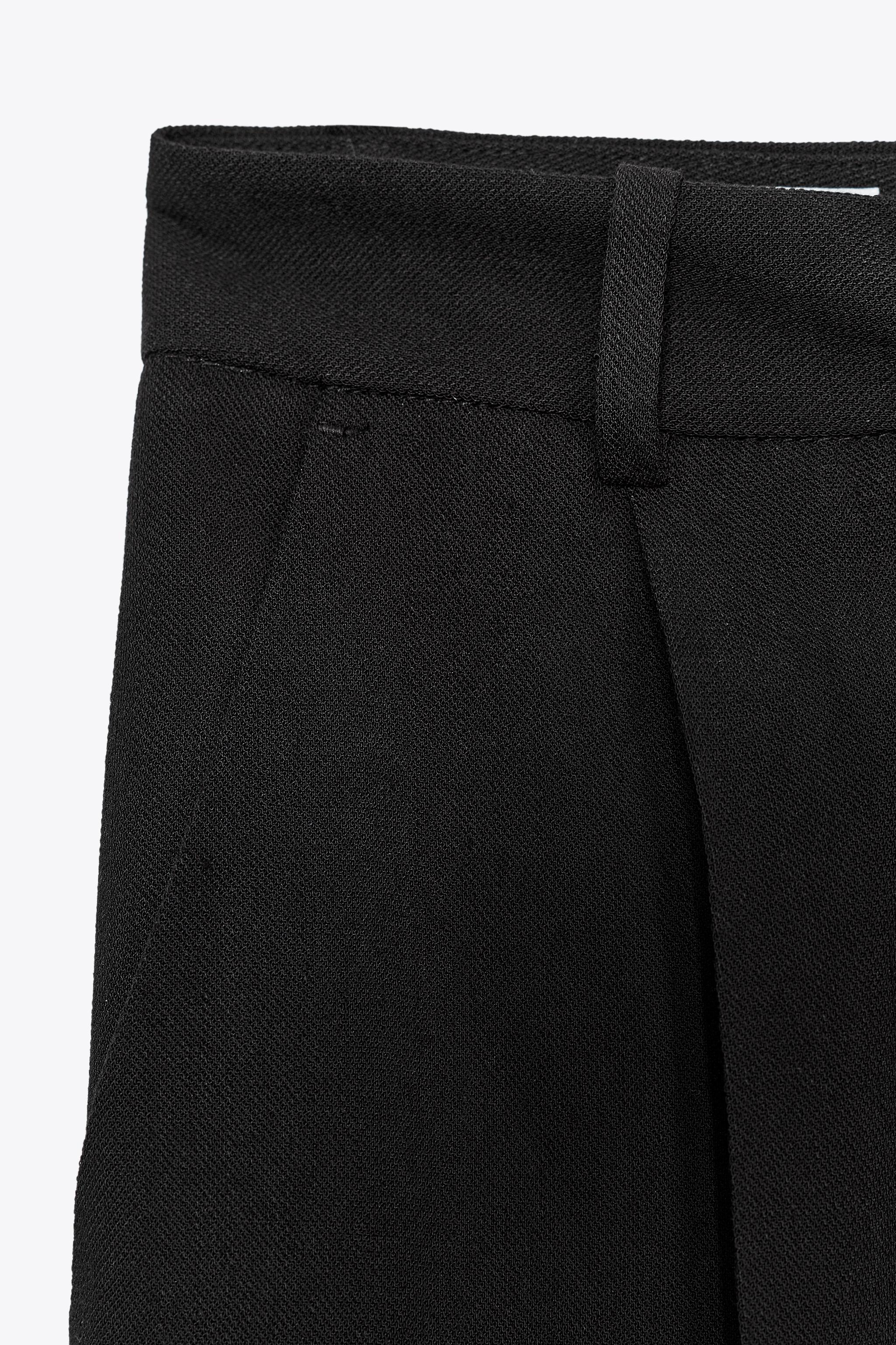 WIDE LEG PLEATED PANTS