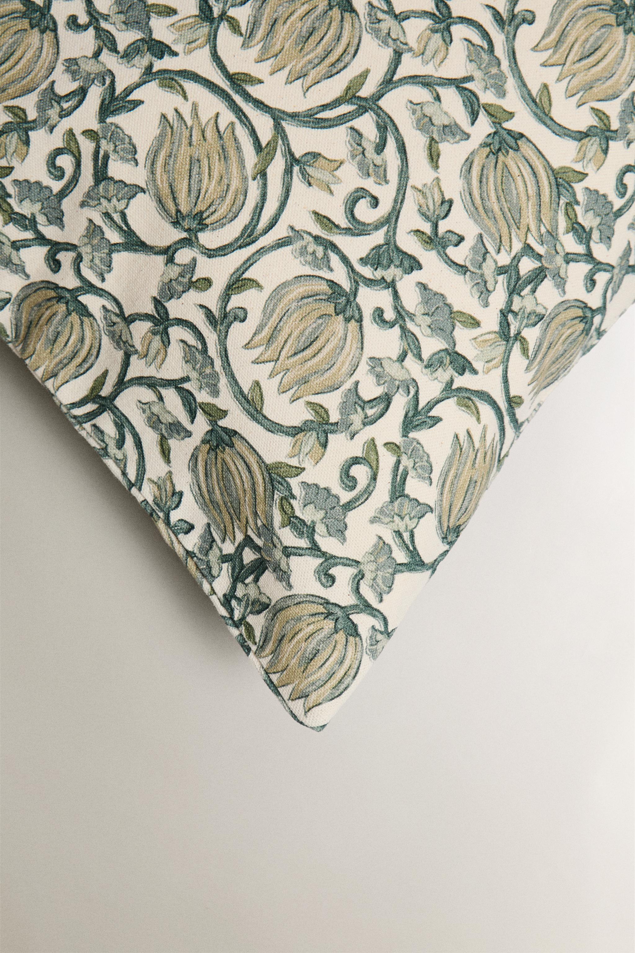 FLORAL PRINT THROW PILLOW COVER