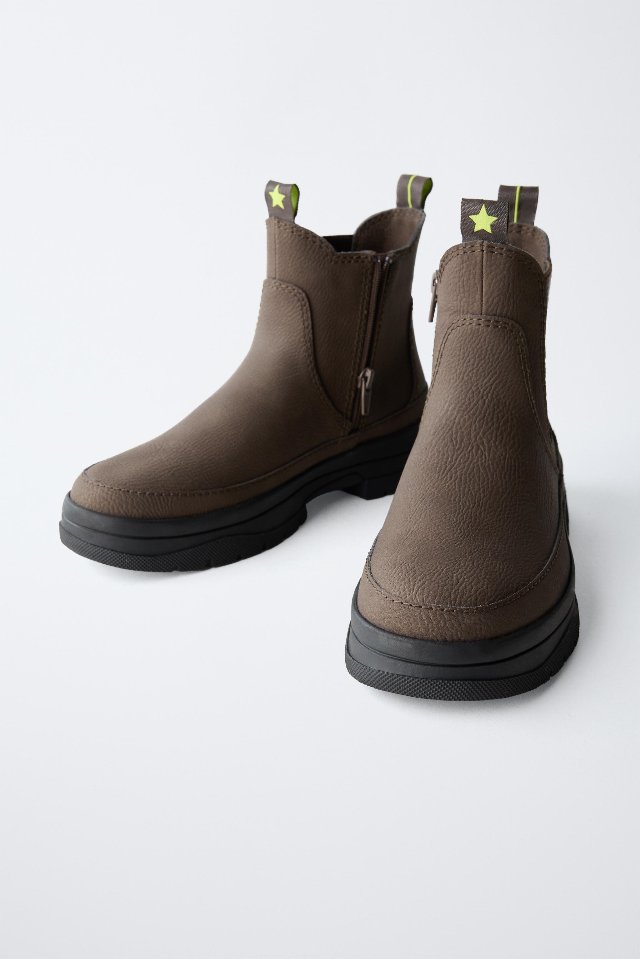 PULL TAB ANKLE BOOTS