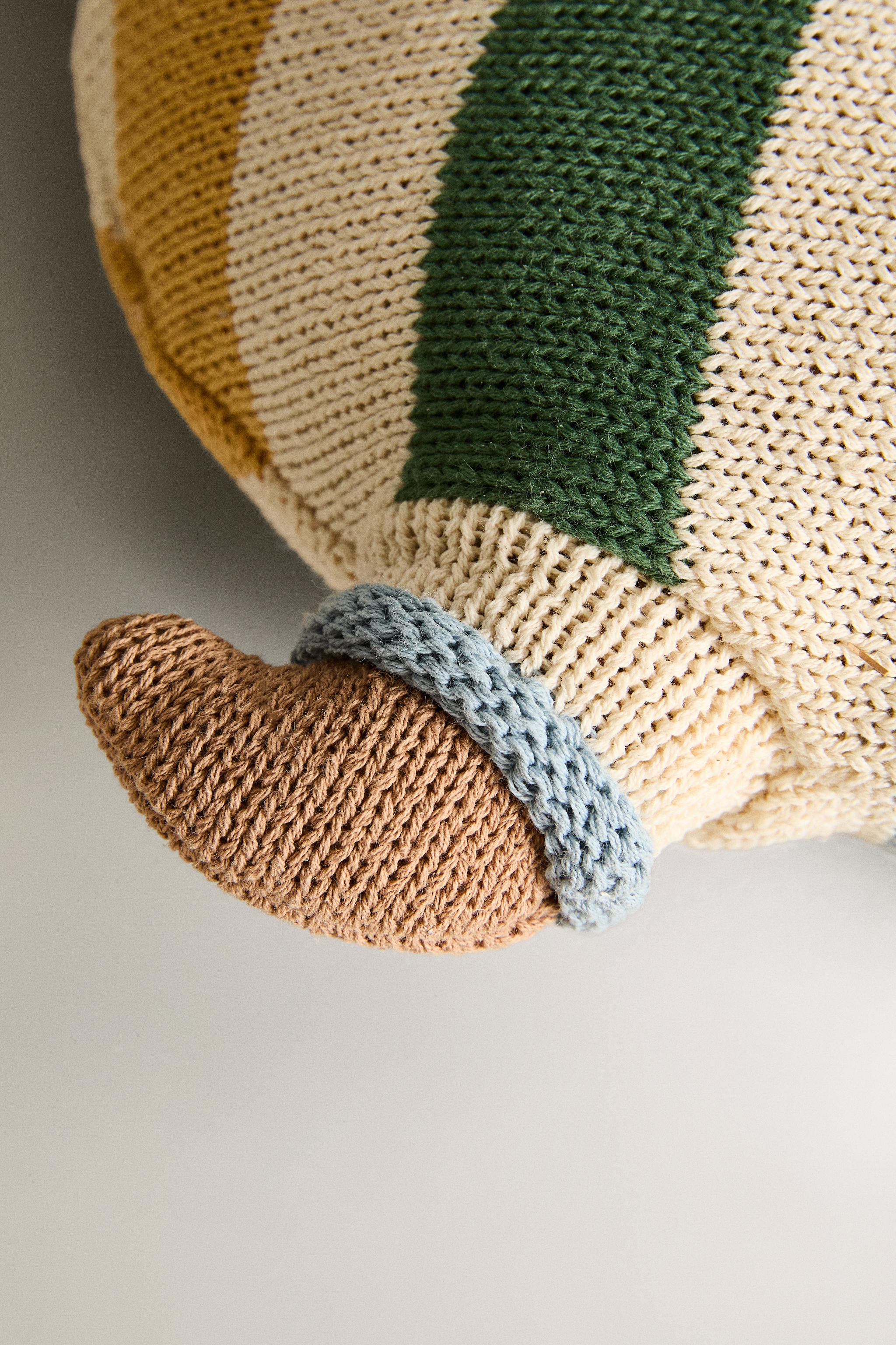 CHILDREN'S DOG KNIT CUSHION