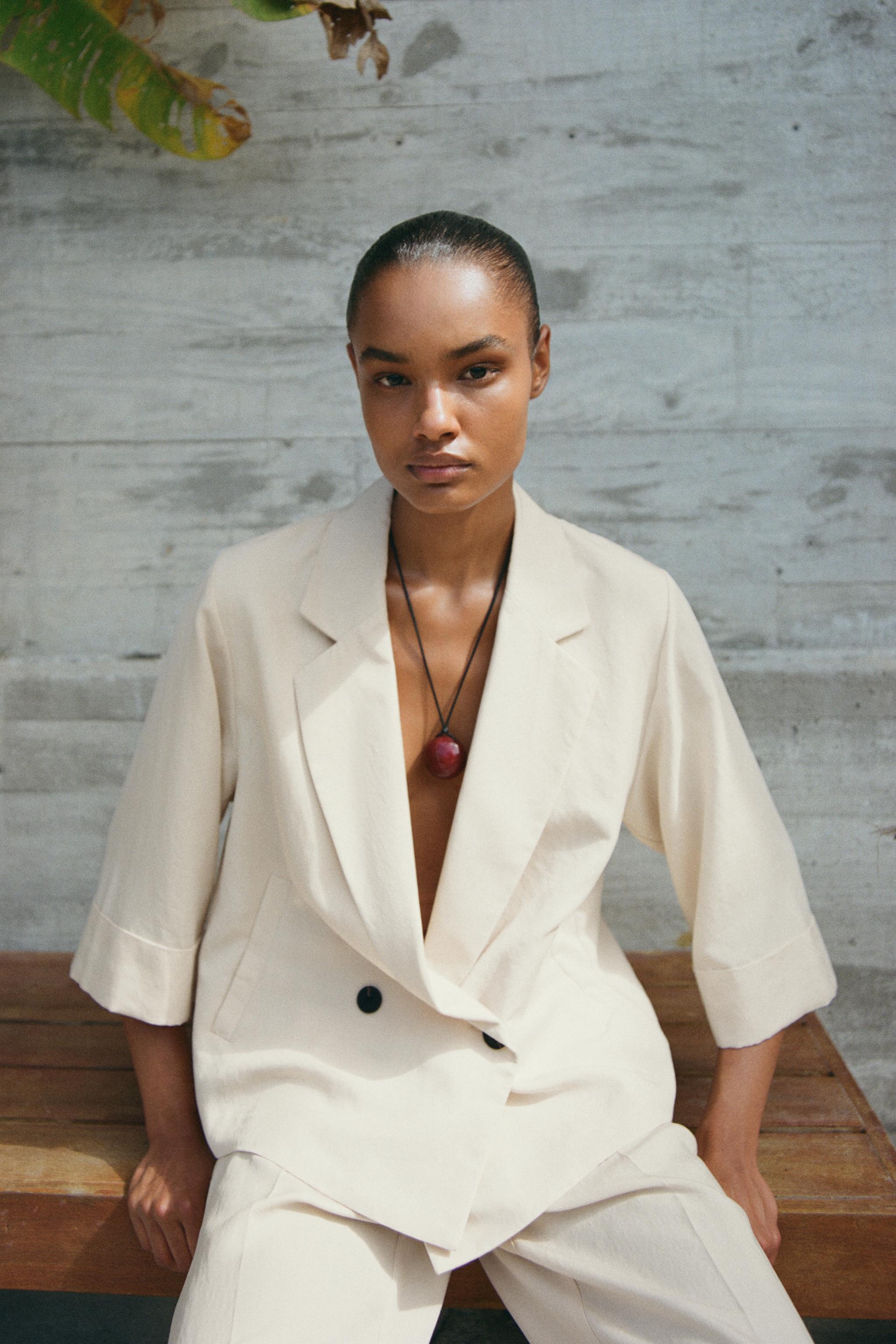 DOUBLE-BREASTED FRENCH SLEEVE BLAZER