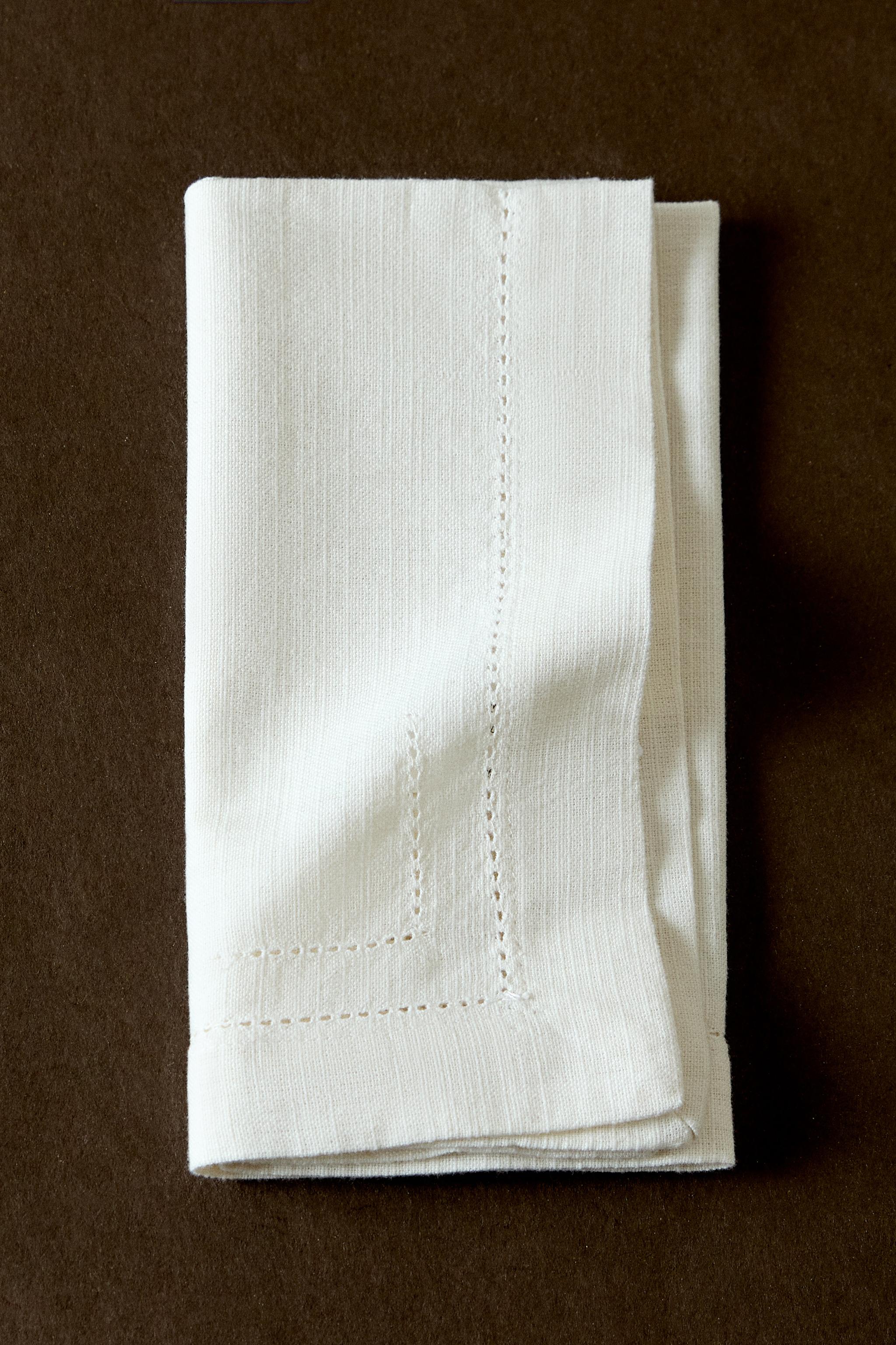 SET OF HEMSTITCHED COTTON NAPKINS (SET OF 2)