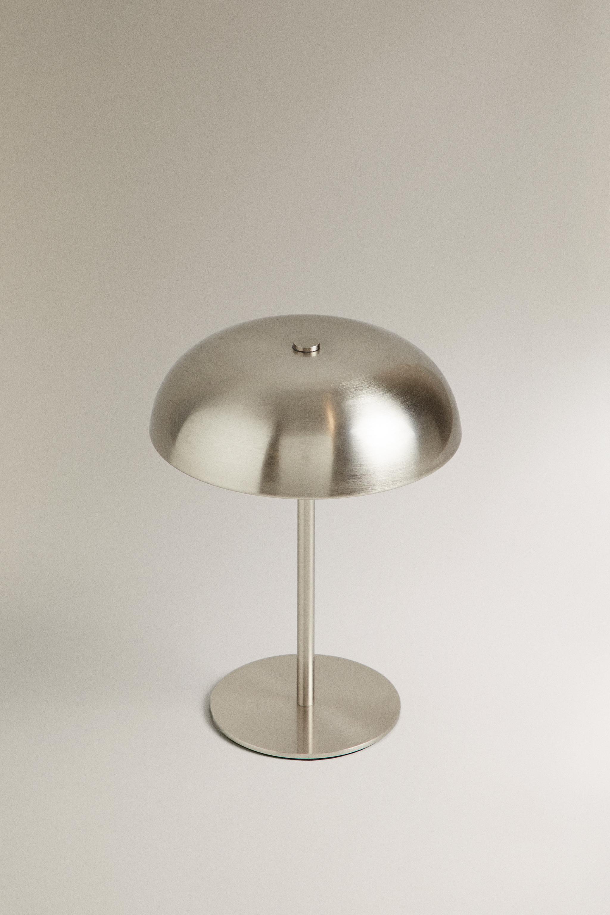 MONOCHROME TOUCH TABLE LAMP