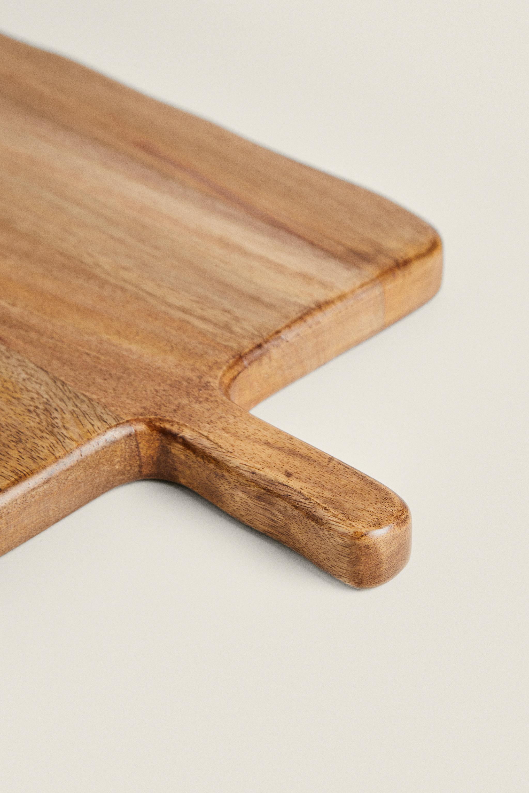 IRREGULAR WOODEN CUTTING BOARD