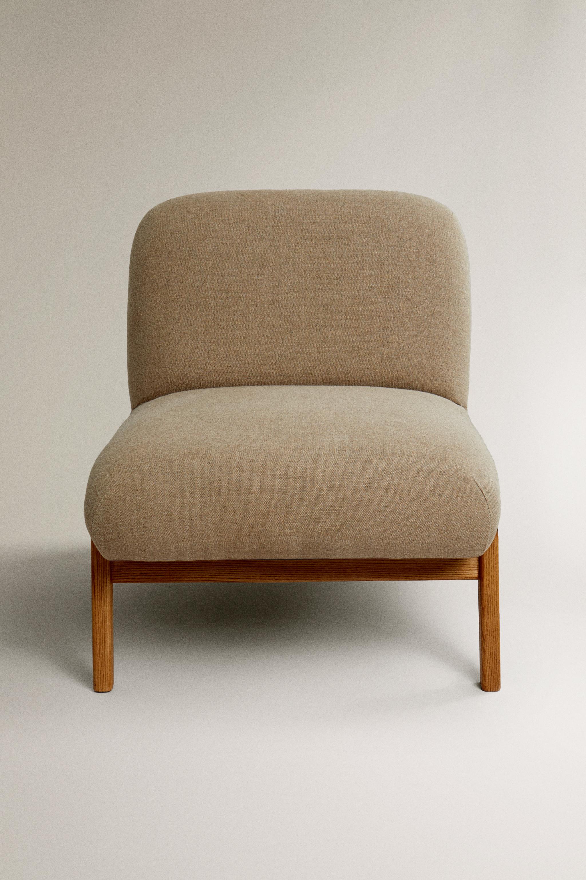 UPHOLSTERED LINEN ACCENT CHAIR