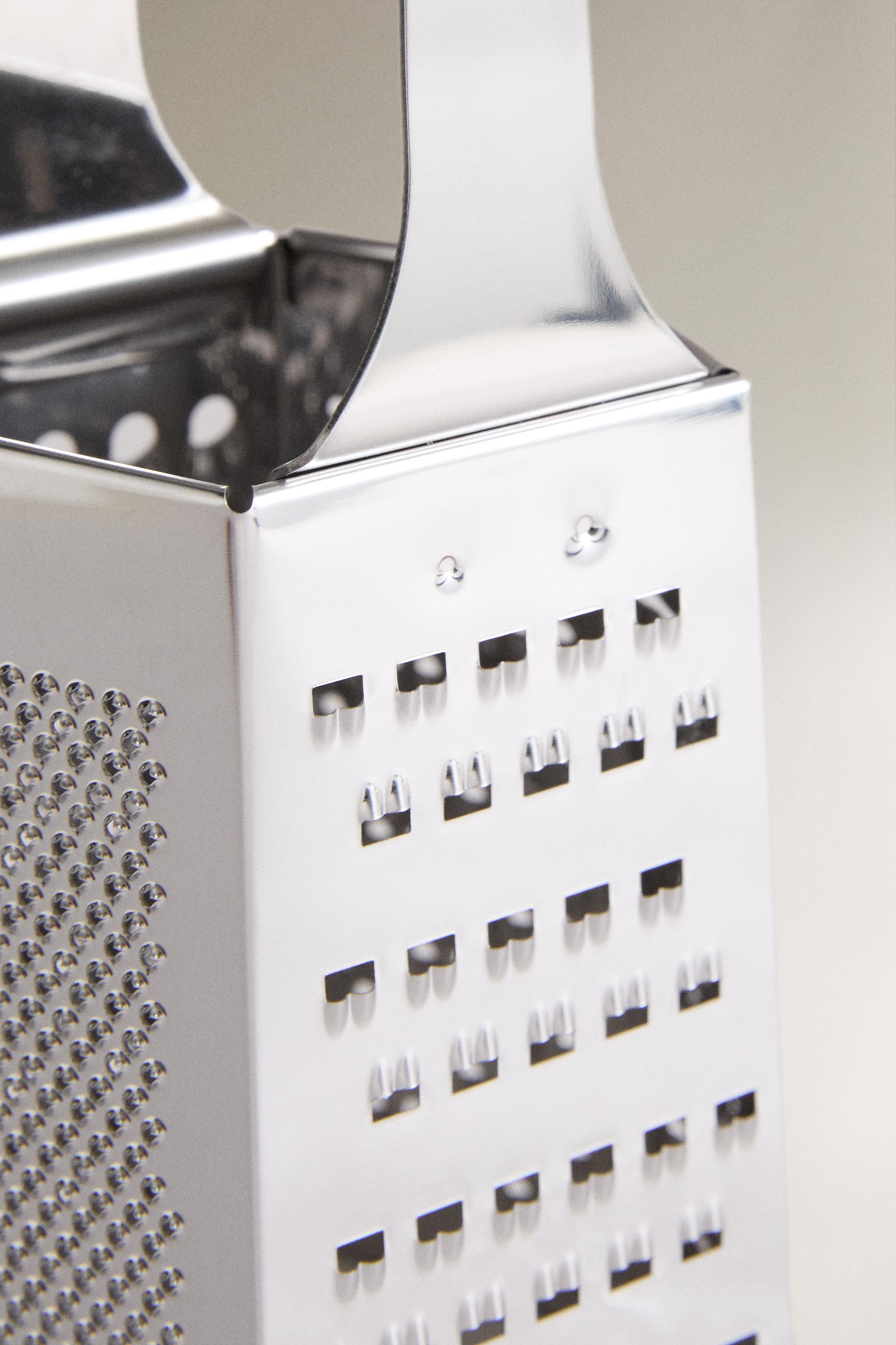 VERTICAL STEEL KITCHEN GRATER