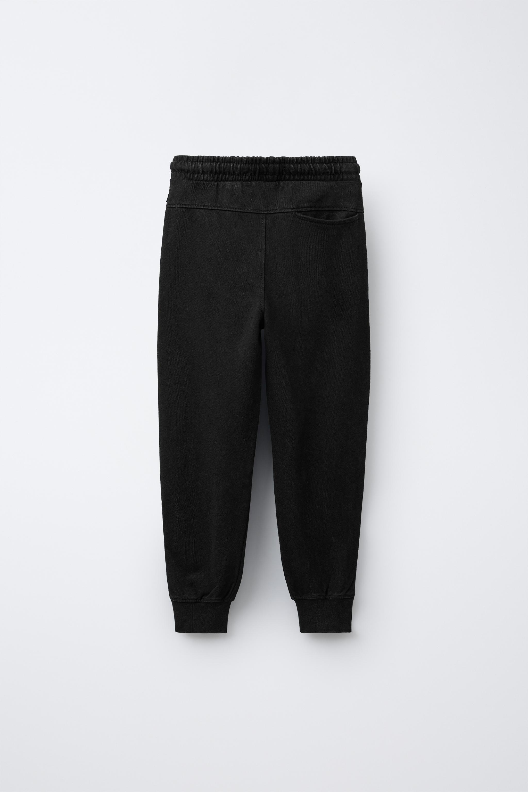 JOGGER PANTS WITH ZIPPERS