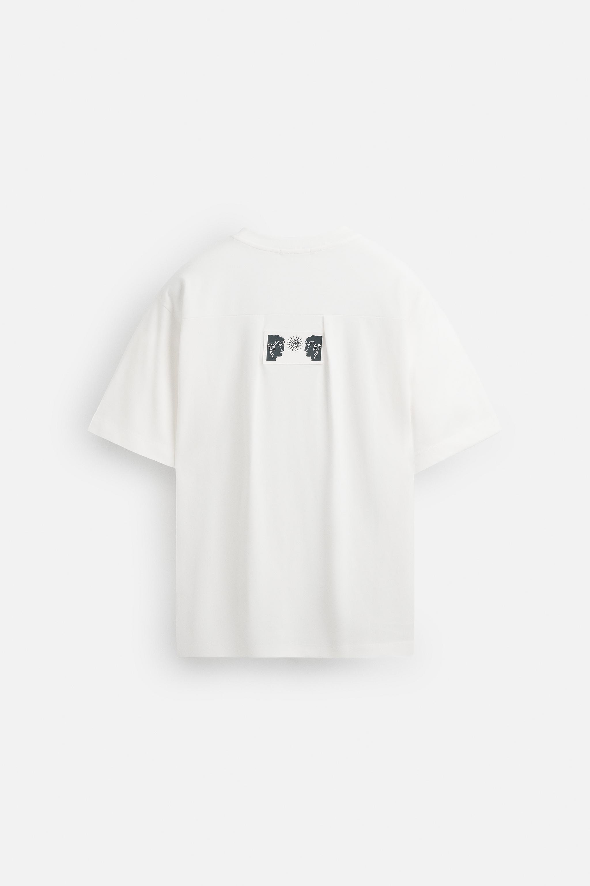 CONTRAST PATCH T-SHIRT