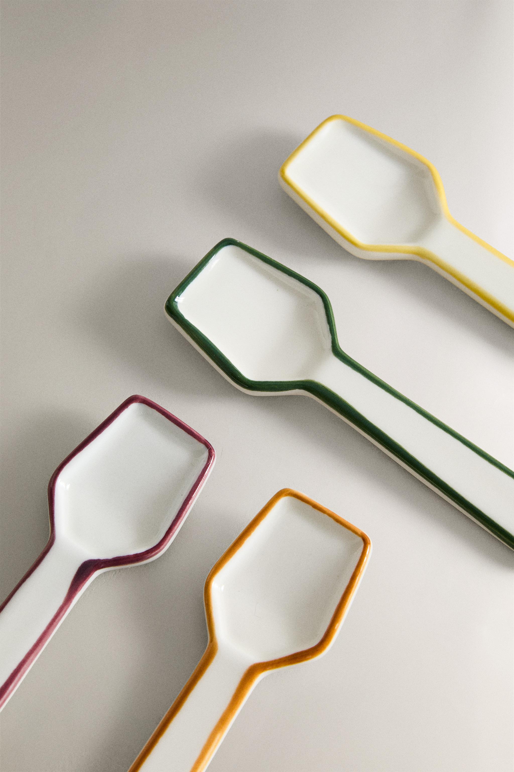 SET OF STONEWARE ICE CREAM SPOONS WITH CONTRAST EDGE (SET OF 4)