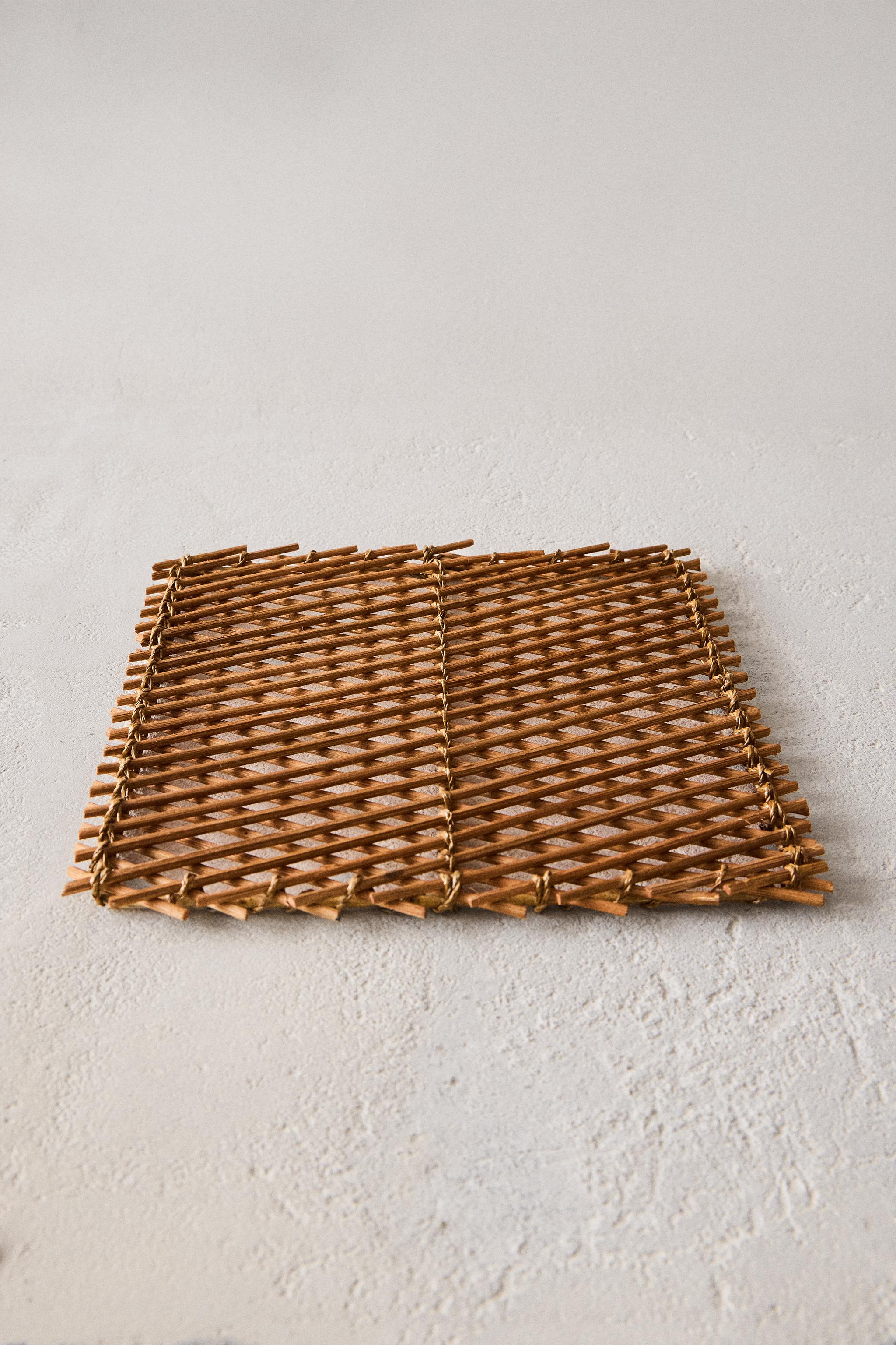 METAL RATTAN FIBER TRIVET