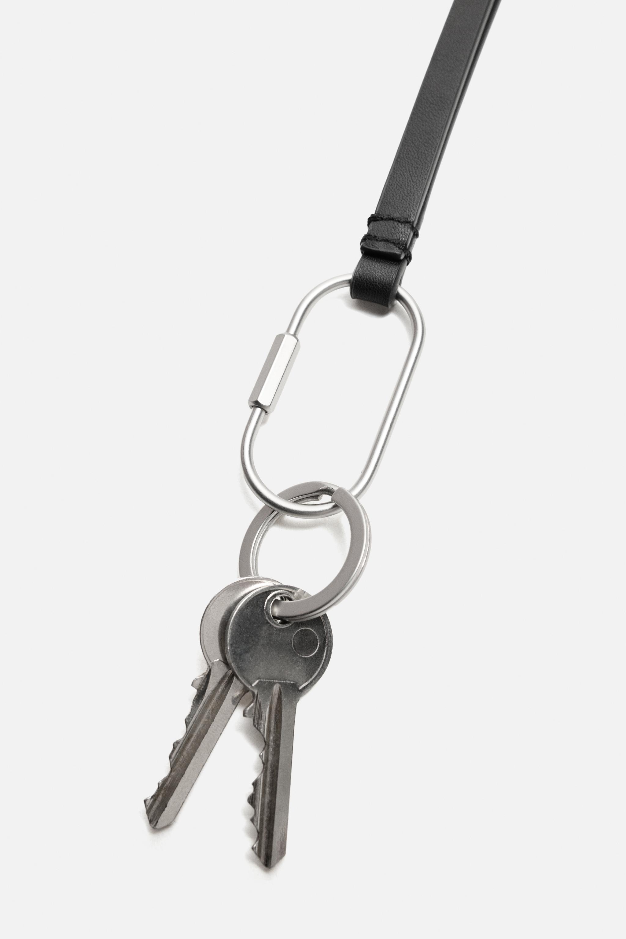 LEATHER PENDANT KEYCHAIN